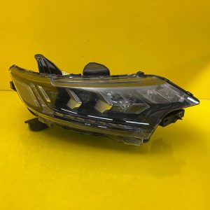 Reflektor Lampa Prawa Mitsubishi Outlander III 3 Lift 18- LED 8301D3-32 Autolamps Reflektor Lampa Prawa Mitsubishi Outlander III 3 Lift 18- LED 8301D3-32