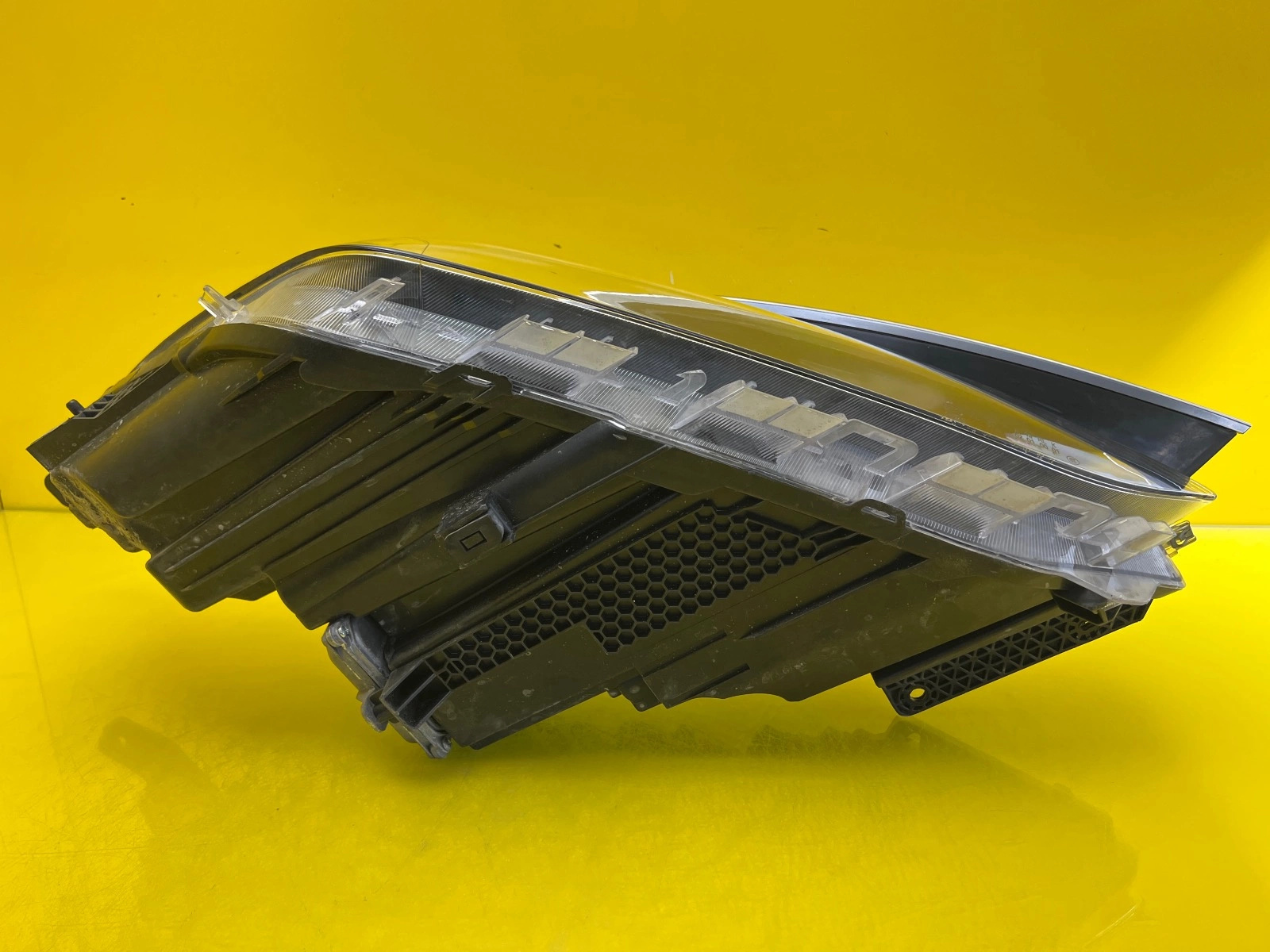 Reflektor Lampa Prawa Byd Tang Full Led STE-4121020C Autolamps 6 Reflektor Lampa Prawa Byd Tang Full Led STE-4121020C