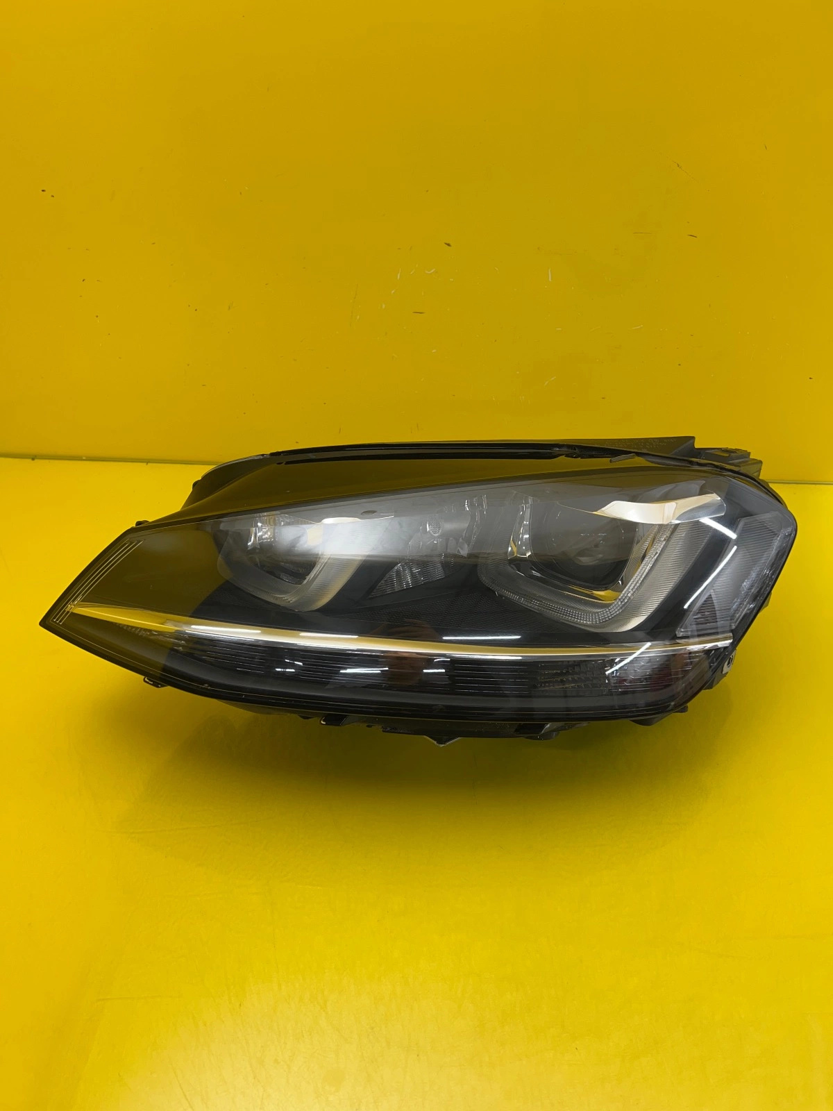 Reflektor Lampa Lewa Przednia VW Golf 7 VII Xenon 5G1941751 Autolamps Reflektor Lampa Lewa Przednia VW Golf 7 VII Xenon 5G1941751