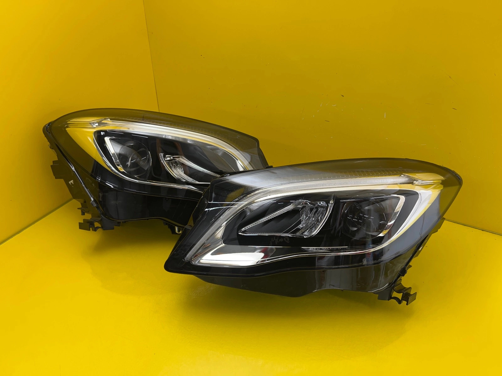 Reflektor Lampa Lewa Prawa Mercedes GLA W156 Full Led A1569066900 A1569067000 Autolamps Reflektor Lampa Lewa Prawa Mercedes GLA W156 Full Led A1569066900 A1569067000