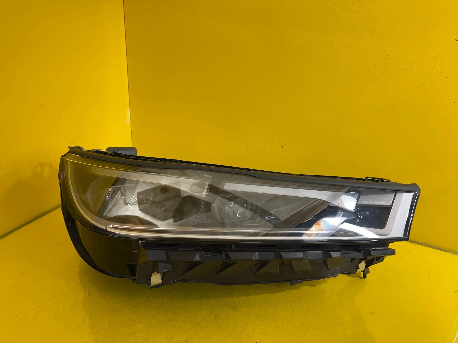 Reflektor LAMPA PRAWA BMW IX M60 LASER 5A3CEA2-04 2021- Autolamps Reflektor LAMPA PRAWA BMW IX M60 LASER 5A3CEA2-04 2021-