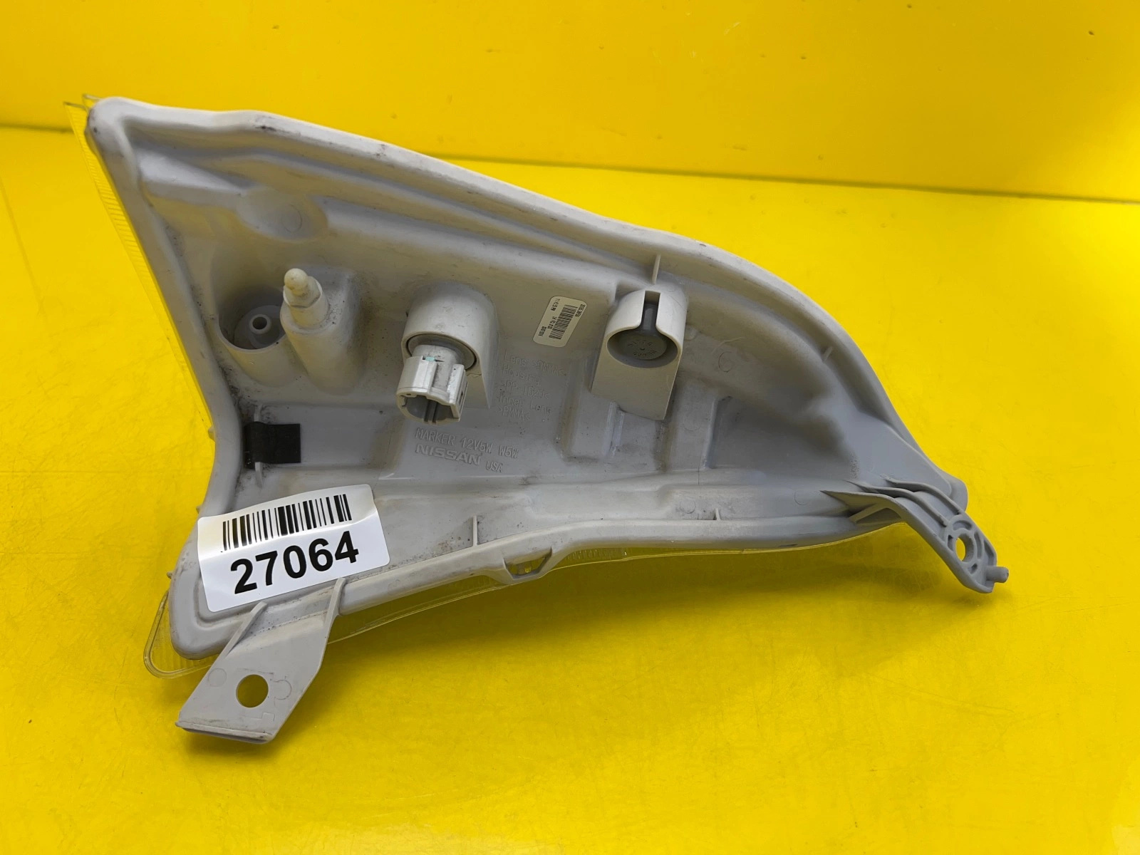 Lampa Kierunkowskaz Lewy Nissan Leaf I 1 LED USA Autolamps 2 Lampa Kierunkowskaz Lewy Nissan Leaf I 1 LED USA