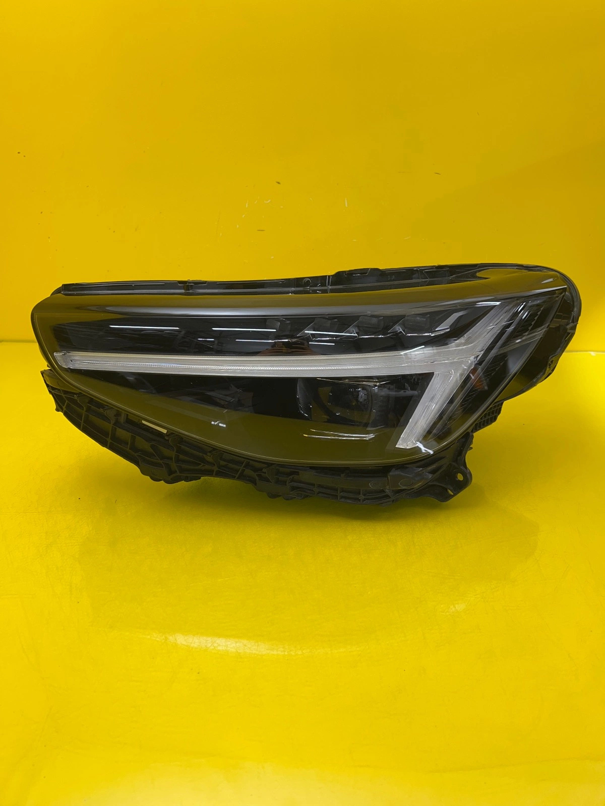 Reflektor Lampa Lewa Volvo XC40 Lift 32133831 2022- Option Led Autolamps Reflektor Lampa Lewa Volvo XC40 Lift 32133831 2022- Option Led
