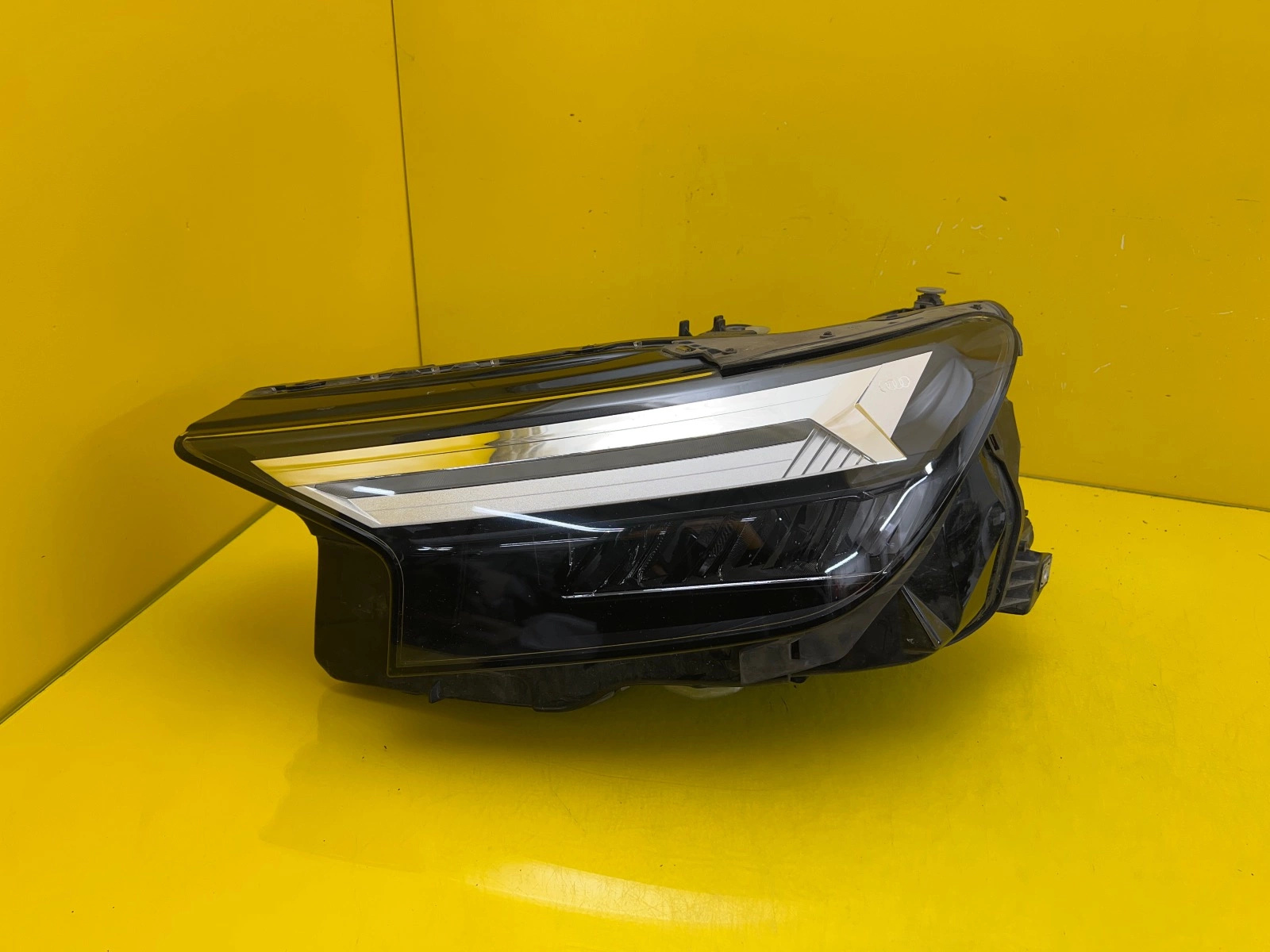 Reflektor Lampa Lewa Audi Q4 E-Tron Full Led 89A941033 Autolamps Reflektor Lampa Lewa Audi Q4 E-Tron Full Led 89A941033