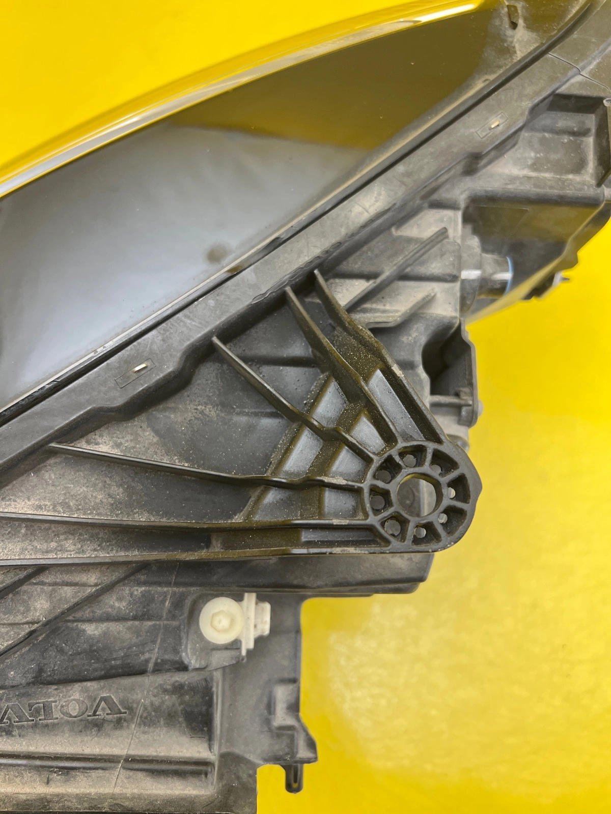 Reflektor Lampa Prawa Volvo S60 V60 Mid Led 32365342 Autolamps 5 Reflektor Lampa Prawa Volvo S60 V60 Mid Led 32365342