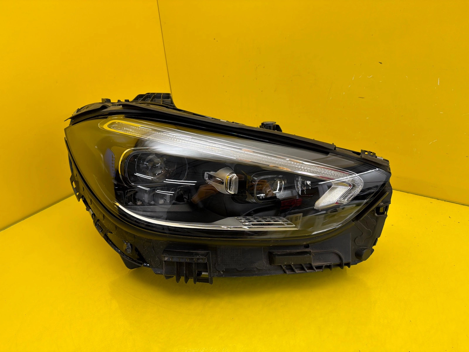 Reflektor Lampa Prawa Mercedes C-Klasa W206 Digital Light A2069062204 Autolamps Reflektor Lampa Prawa Mercedes C-Klasa W206 Digital Light A2069062204