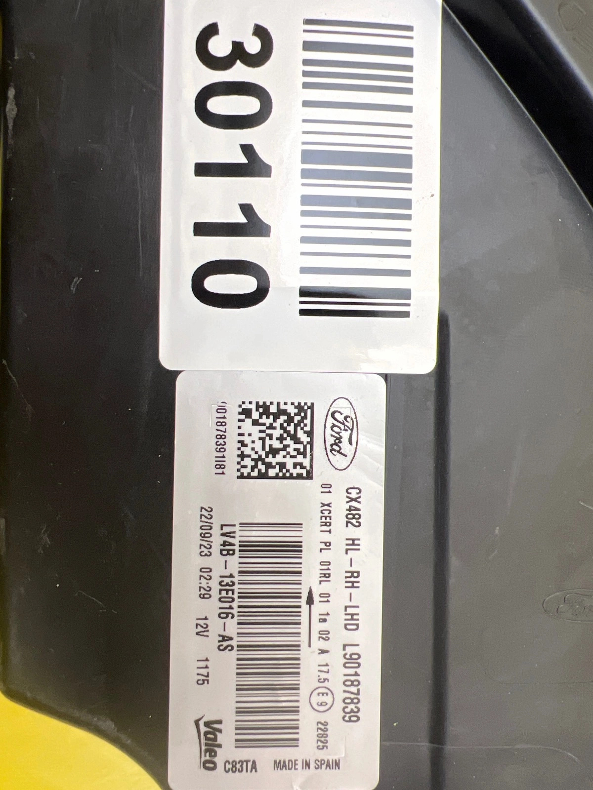Reflektor Lampa Prawa Przód Ford Kuga MK3 III 19-24 Full Led LV4B-13E016-AS Autolamps 2 Reflektor Lampa Prawa Przód Ford Kuga MK3 III 19-24 Full Led LV4B-13E016-AS