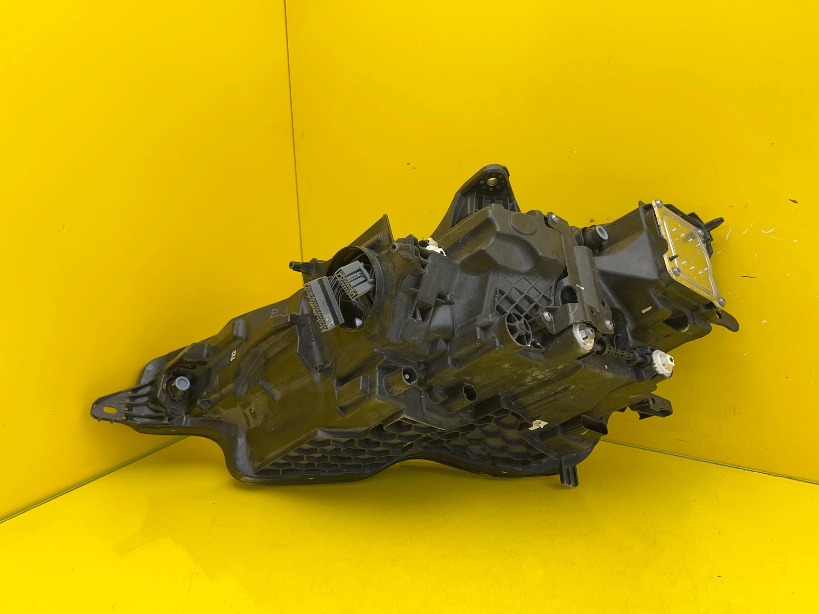 Reflektor Lampa Prawa Volvo S60 V60 Mid Led 32228816 Autolamps 4 Reflektor Lampa Prawa Volvo S60 V60 Mid Led 32228816