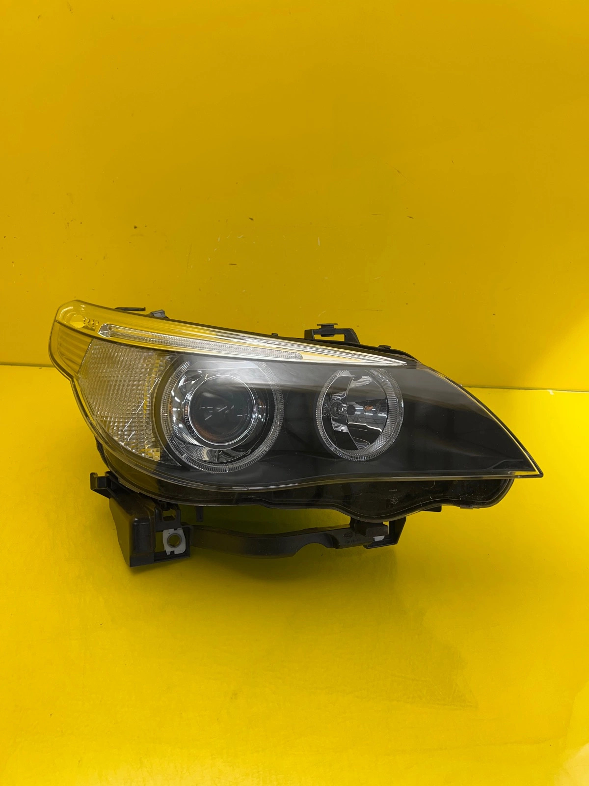 Reflektor Lampa Prawa BMW 5 E60 E61 03-06 Xenon Skrętna D2S Autolamps Reflektor Lampa Prawa BMW 5 E60 E61 03-06 Xenon Skrętna D2S