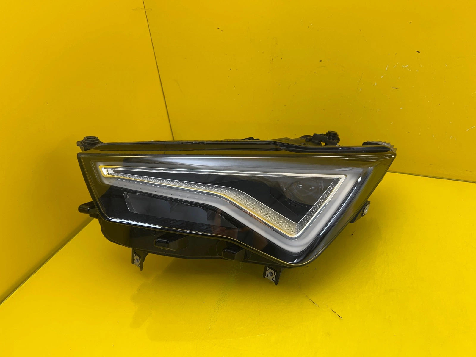 Reflektor Lampa Lewa Seat Ateca Lift 20- Full Led 576941031B Autolamps Reflektor Lampa Lewa Seat Ateca Lift 20- Full Led 576941031B