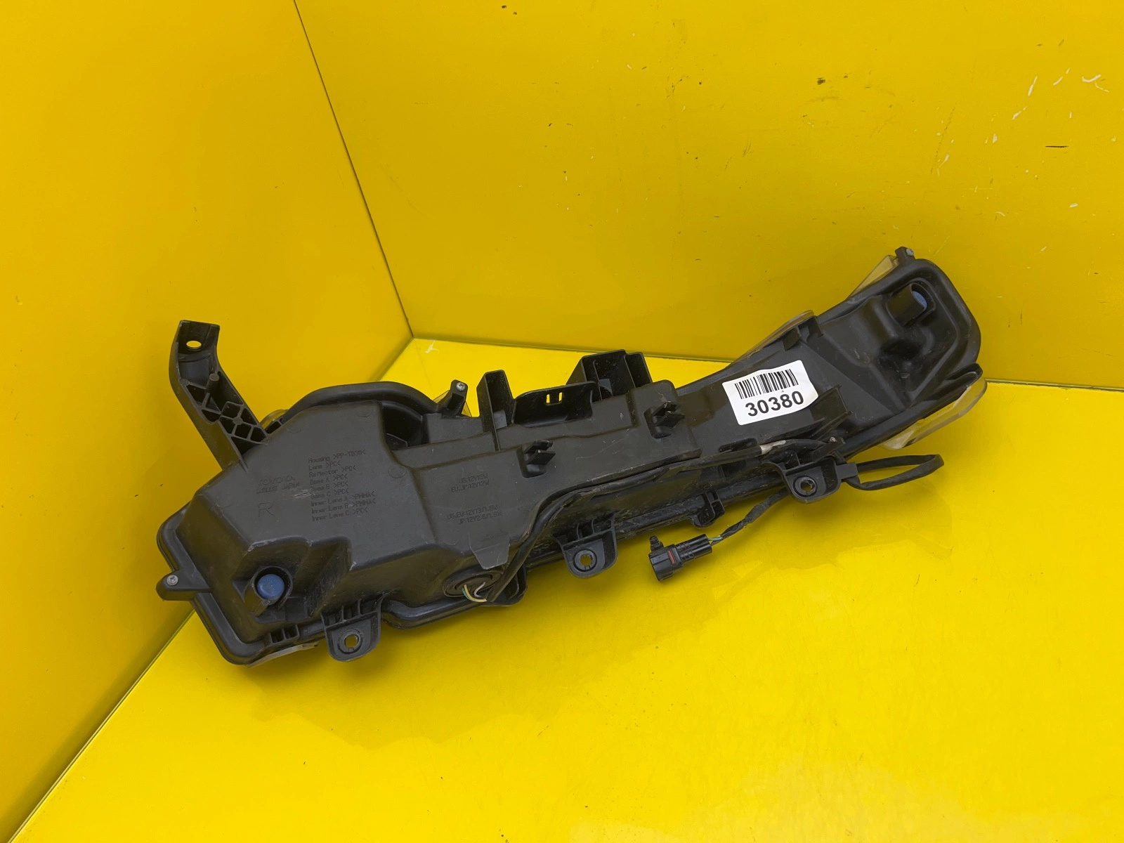 Reflektor Lampa Prawa Przednia Lexus NX 300H LED DRL Autolamps 2 Reflektor Lampa Prawa Przednia Lexus NX 300H LED DRL