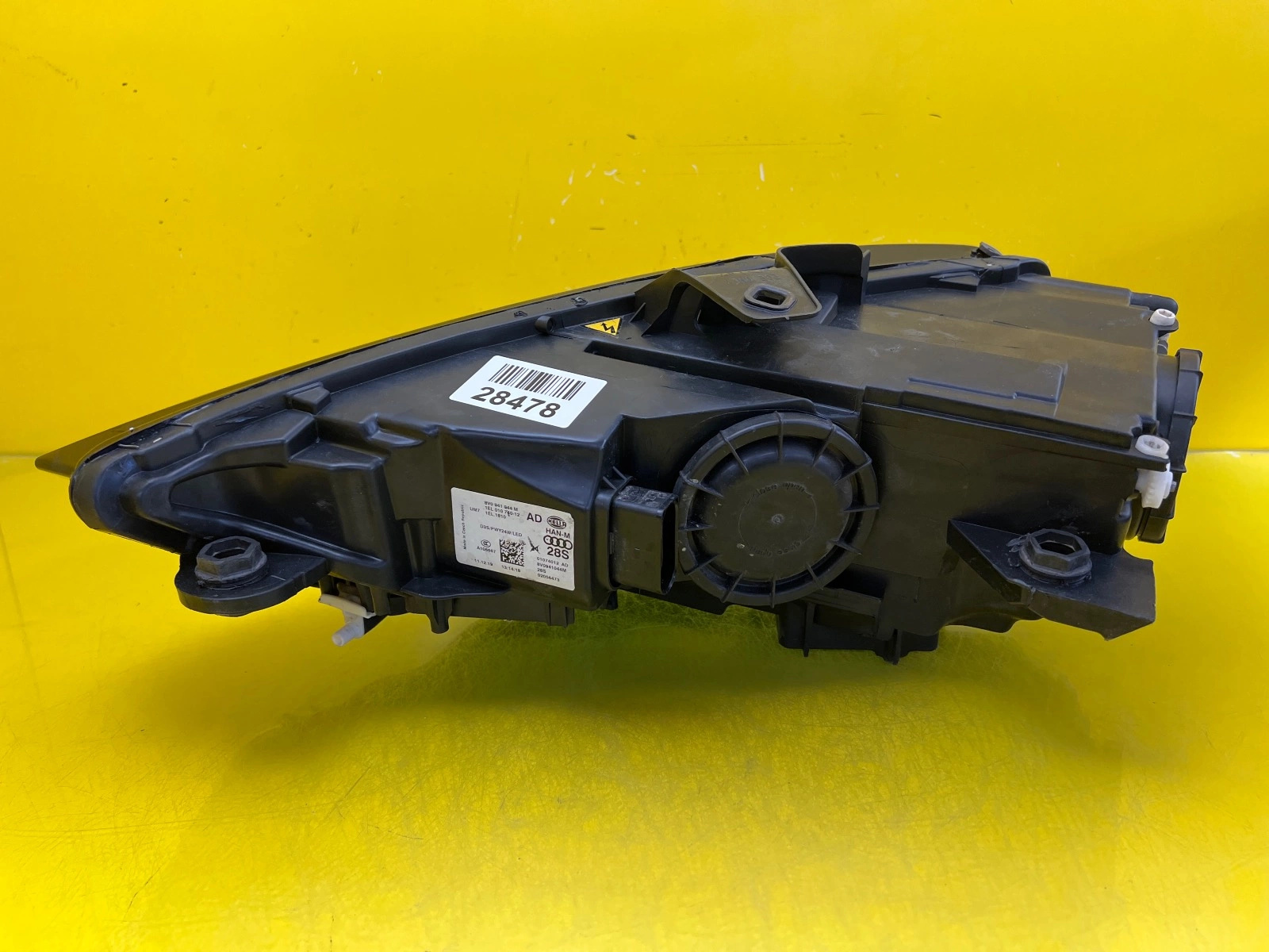 Reflektor Lampa Prawa Audi A3 8V Full Led 8V0941044M Autolamps 4 Reflektor Lampa Prawa Audi A3 8V Full Led 8V0941044M