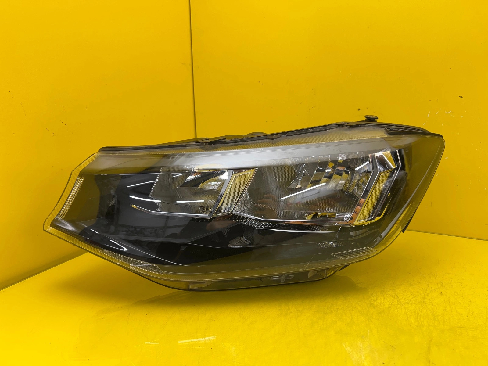 Reflektor Lampa Lewa VW Caddy 4 IV 20-24 2K8 2K8941005D Autolamps Reflektor Lampa Lewa VW Caddy 4 IV 20-24 2K8 2K8941005D