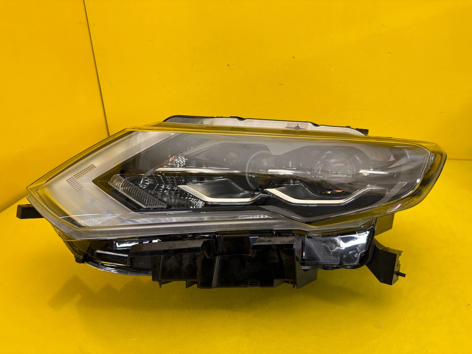 Reflektor Lampa Lewa Nissan X-Trail T32 Lift Full Led Autolamps Reflektor Lampa Lewa Nissan X-Trail T32 Lift Full Led