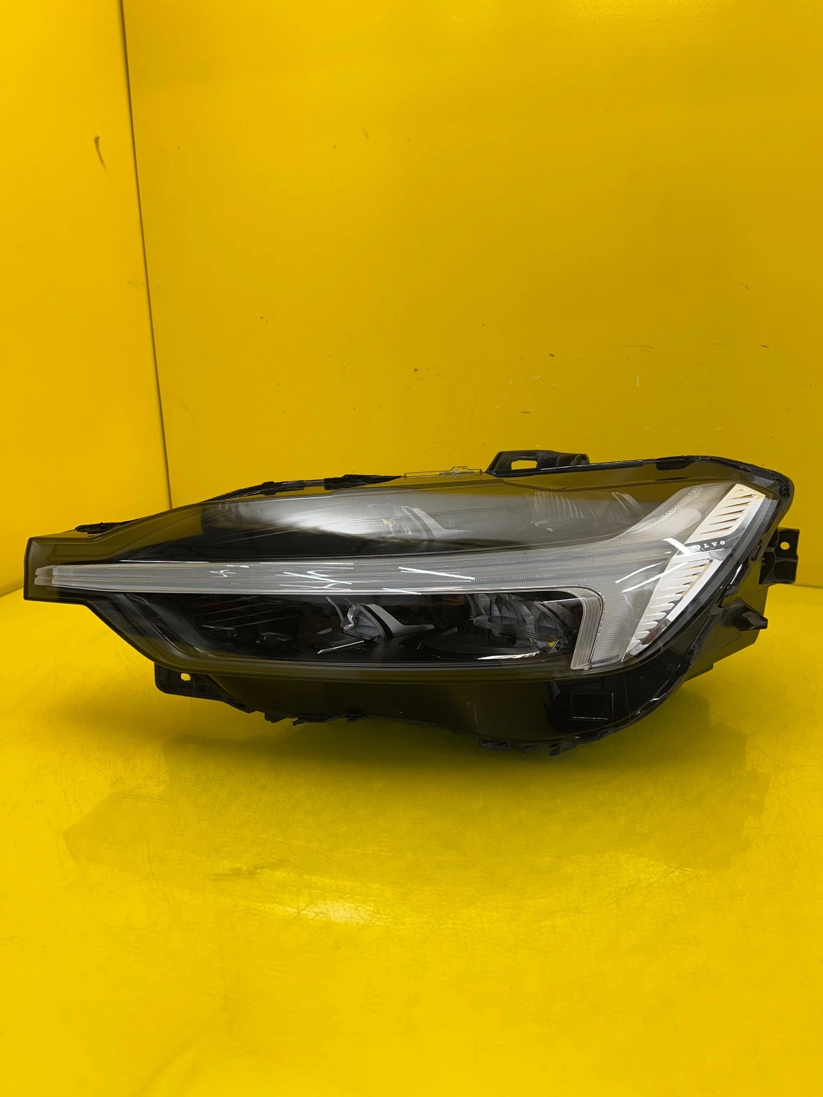 Reflektor Lampa Lewa Volvo XC60 II Lift 20- Full Led 32404705 Autolamps Reflektor Lampa Lewa Volvo XC60 II Lift 20- Full Led 32404705