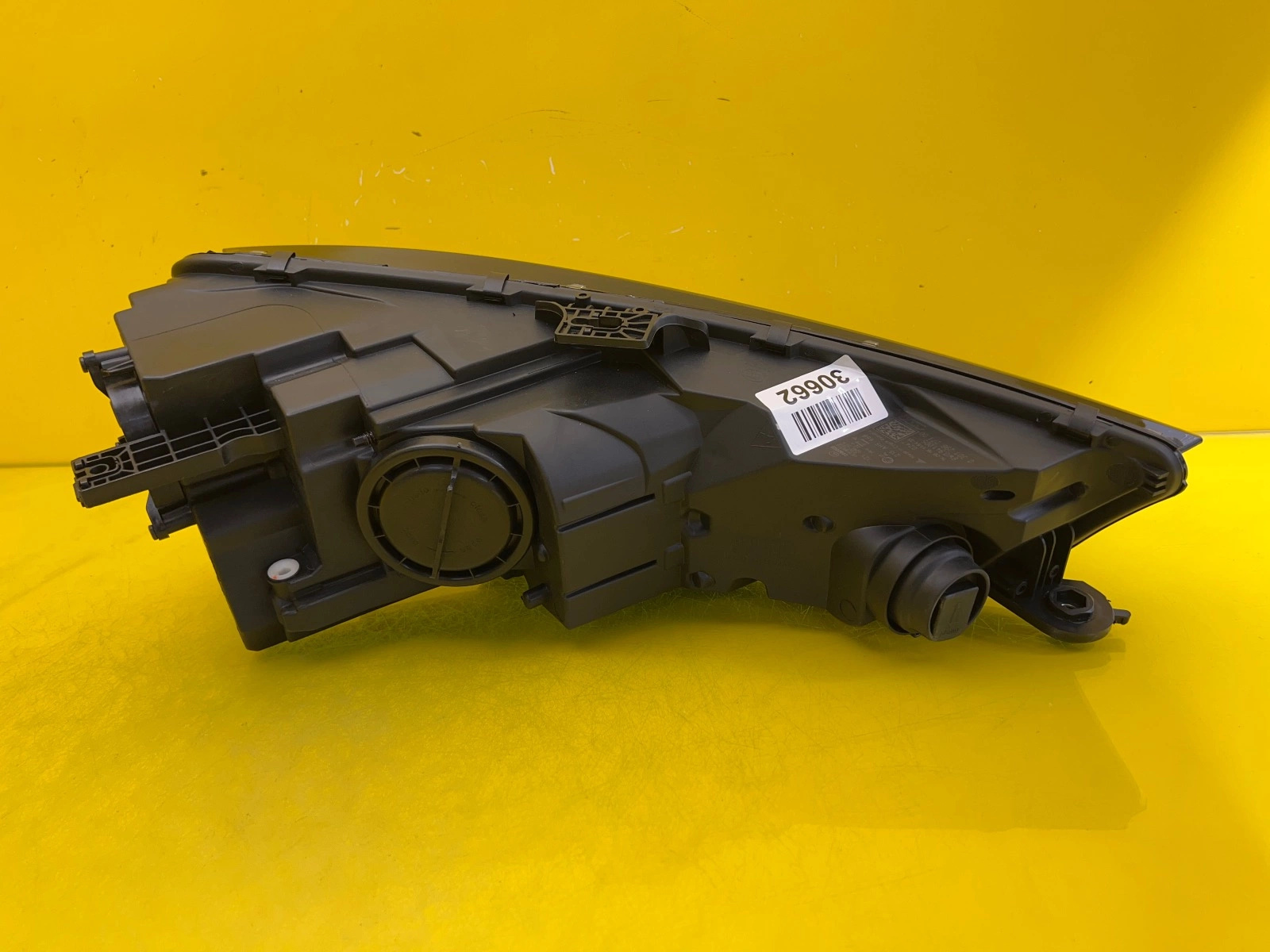 Reflektor Lampa Lewa Audi A4 B9 8W 15- Xenon Led 8W0941005 Autolamps 3 Reflektor Lampa Lewa Audi A4 B9 8W 15- Xenon Led 8W0941005