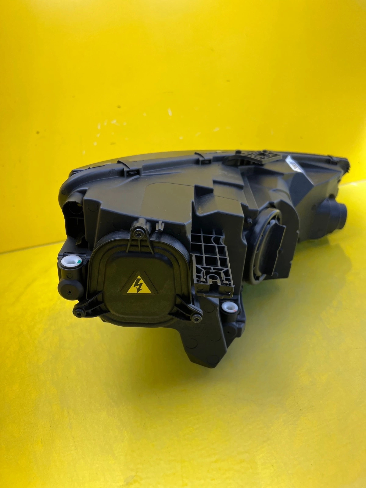 Reflektor Lampa Lewa Audi A4 B9 8W 15- Xenon Led 8W0941005 Autolamps 4 Reflektor Lampa Lewa Audi A4 B9 8W 15- Xenon Led 8W0941005