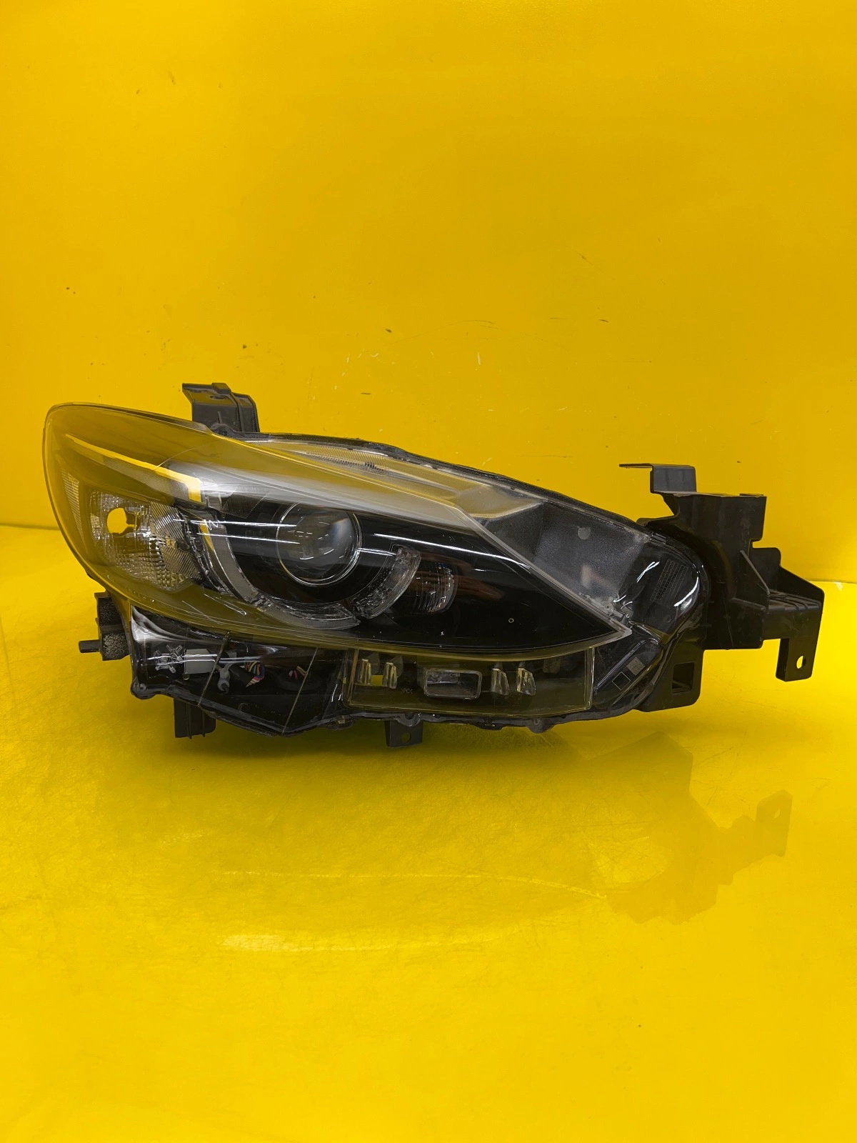 Reflektor Lampa Prawa Przód Mazda 6 GJ Lift 15-18 Full Led Autolamps Reflektor Lampa Prawa Przód Mazda 6 GJ Lift 15-18 Full Led