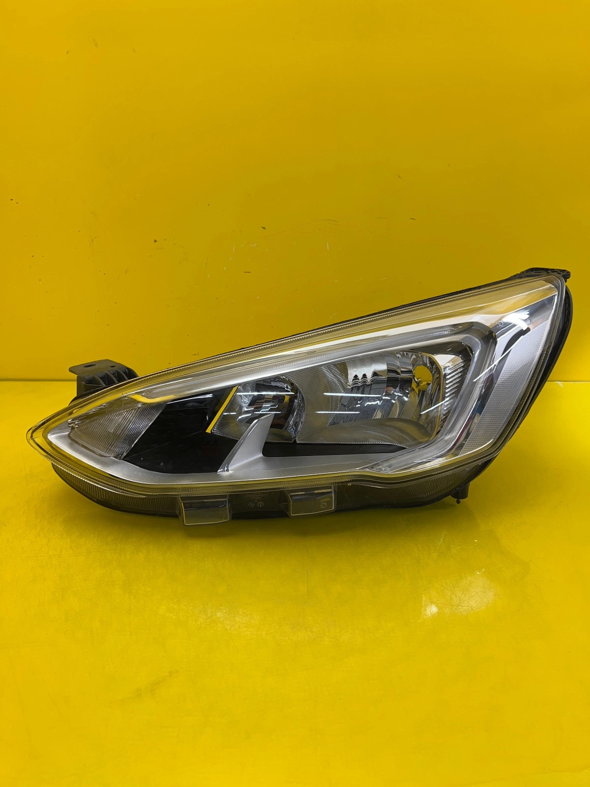 Reflektor Lampa Lewa Ford Focus MK4 4 IV 18-21 Zwykła Led JX7B-13W030-AE Autolamps Reflektor Lampa Lewa Ford Focus MK4 4 IV 18-21 Zwykła Led JX7B-13W030-AE
