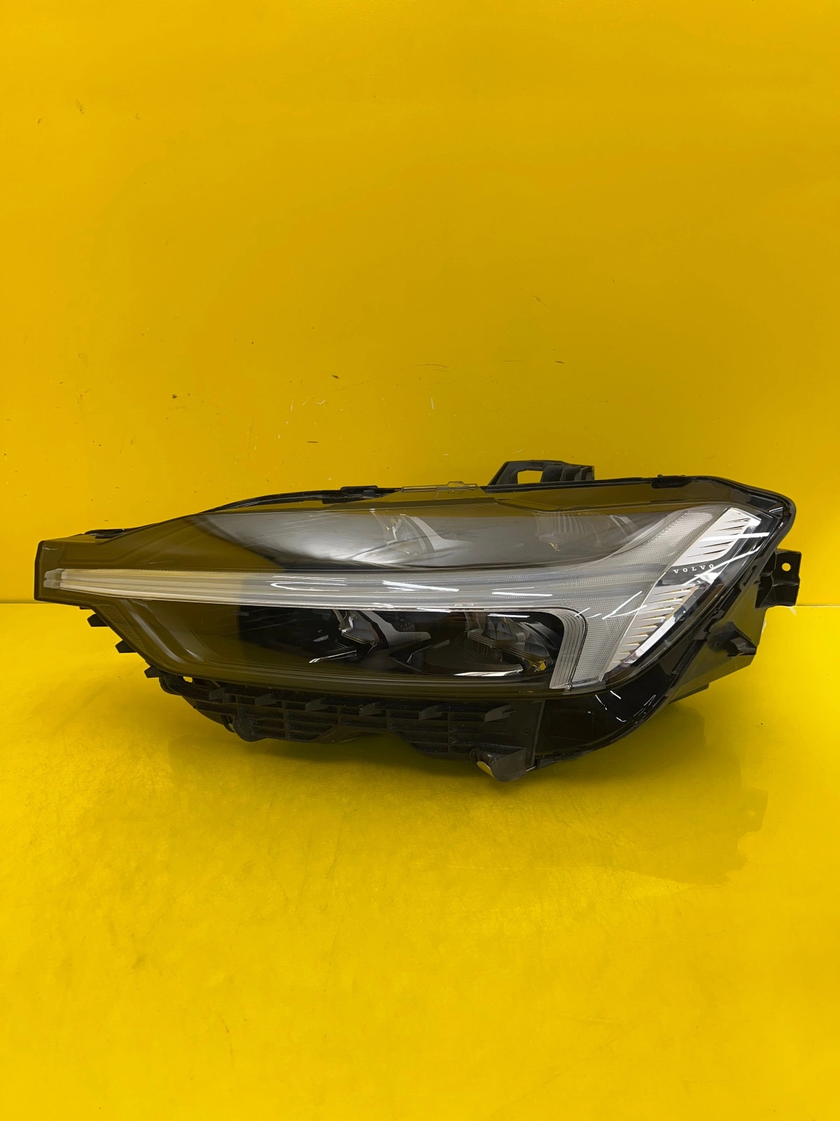 Reflektor Lampa Lewa Volvo XC60 II Lift Mid Led 32420425 Autolamps Reflektor Lampa Lewa Volvo XC60 II Lift Mid Led 32420425