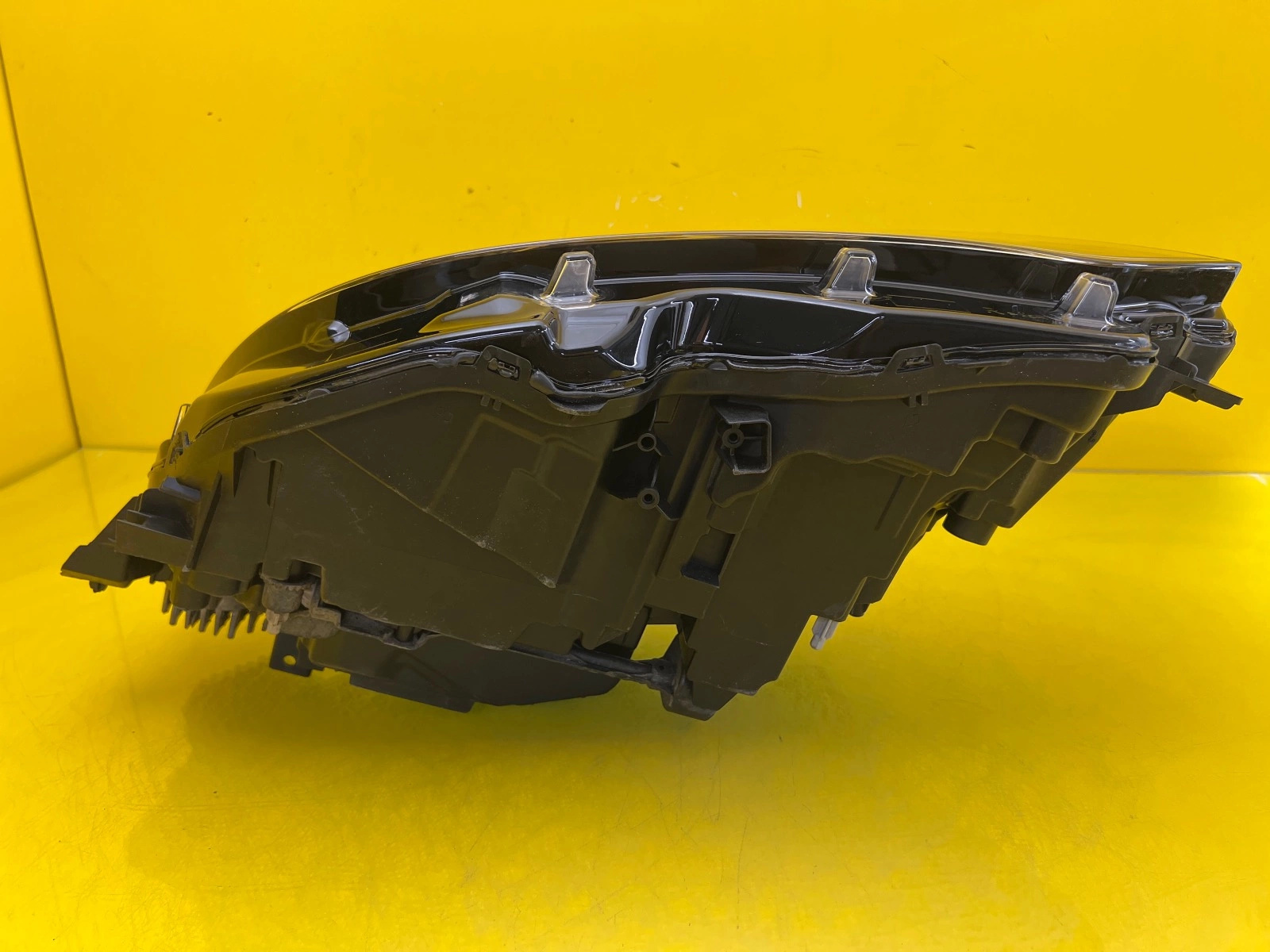 Reflektor Lampa Prawa Volvo SV90 S90 V90 Mid Led 32337683 Autolamps 5 Reflektor Lampa Prawa Volvo SV90 S90 V90 Mid Led 32337683