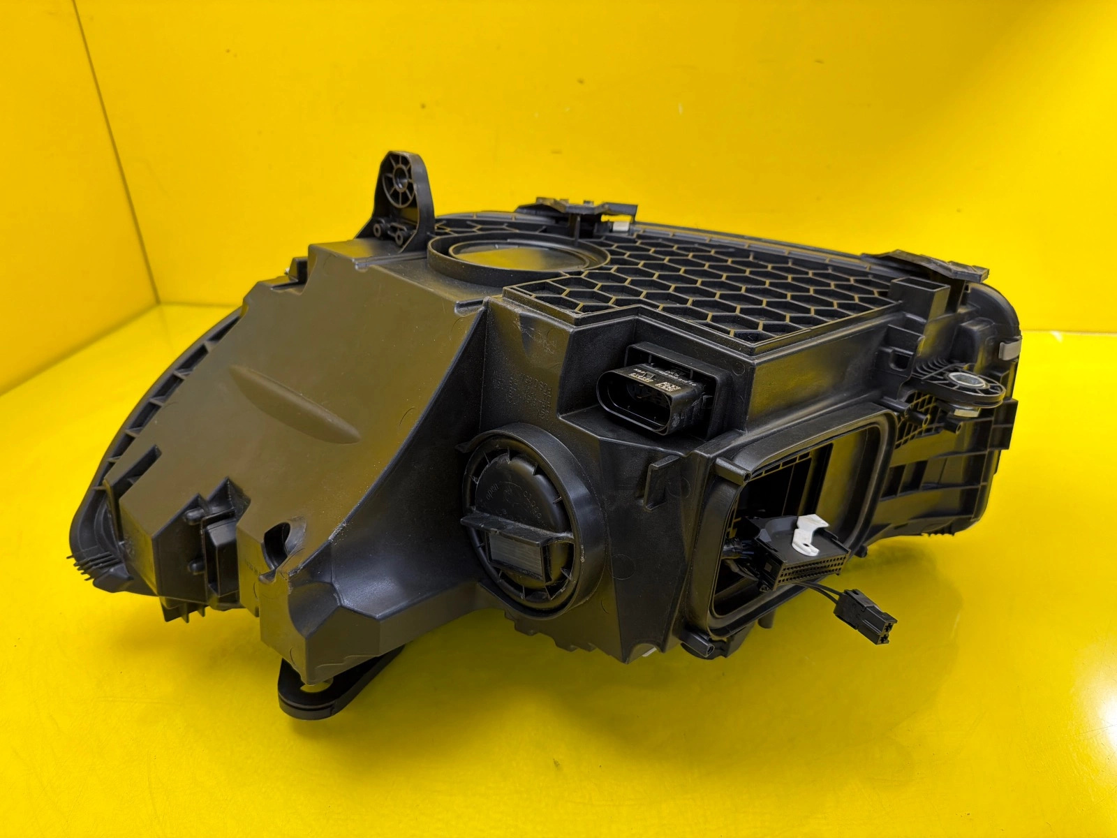 Reflektor Lampa Prawa Mercedes C-Klasa W206 Full Led High Performance A2069068204 Autolamps 6 Reflektor Lampa Prawa Mercedes C-Klasa W206 Full Led High Performance A2069068204