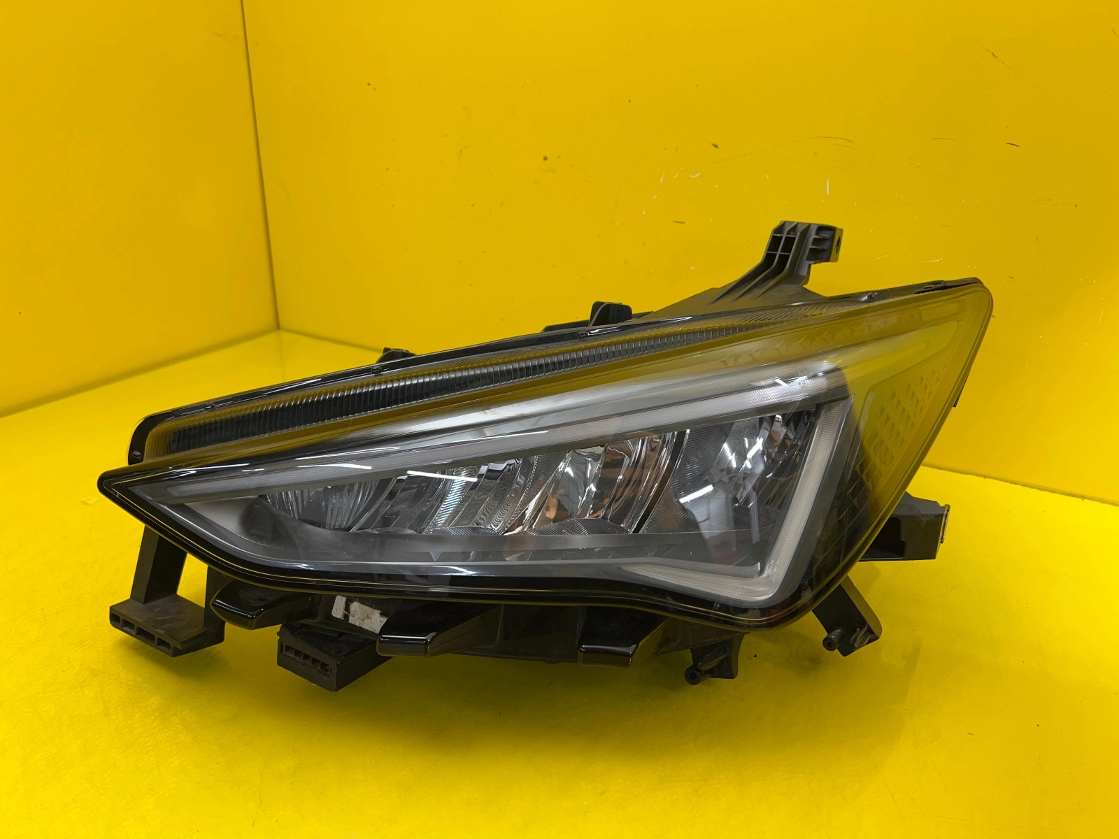 Reflektor Lampa Lewa Seat Cupra Born Full Led 10F941007H Autolamps Reflektor Lampa Lewa Seat Cupra Born Full Led 10F941007H
