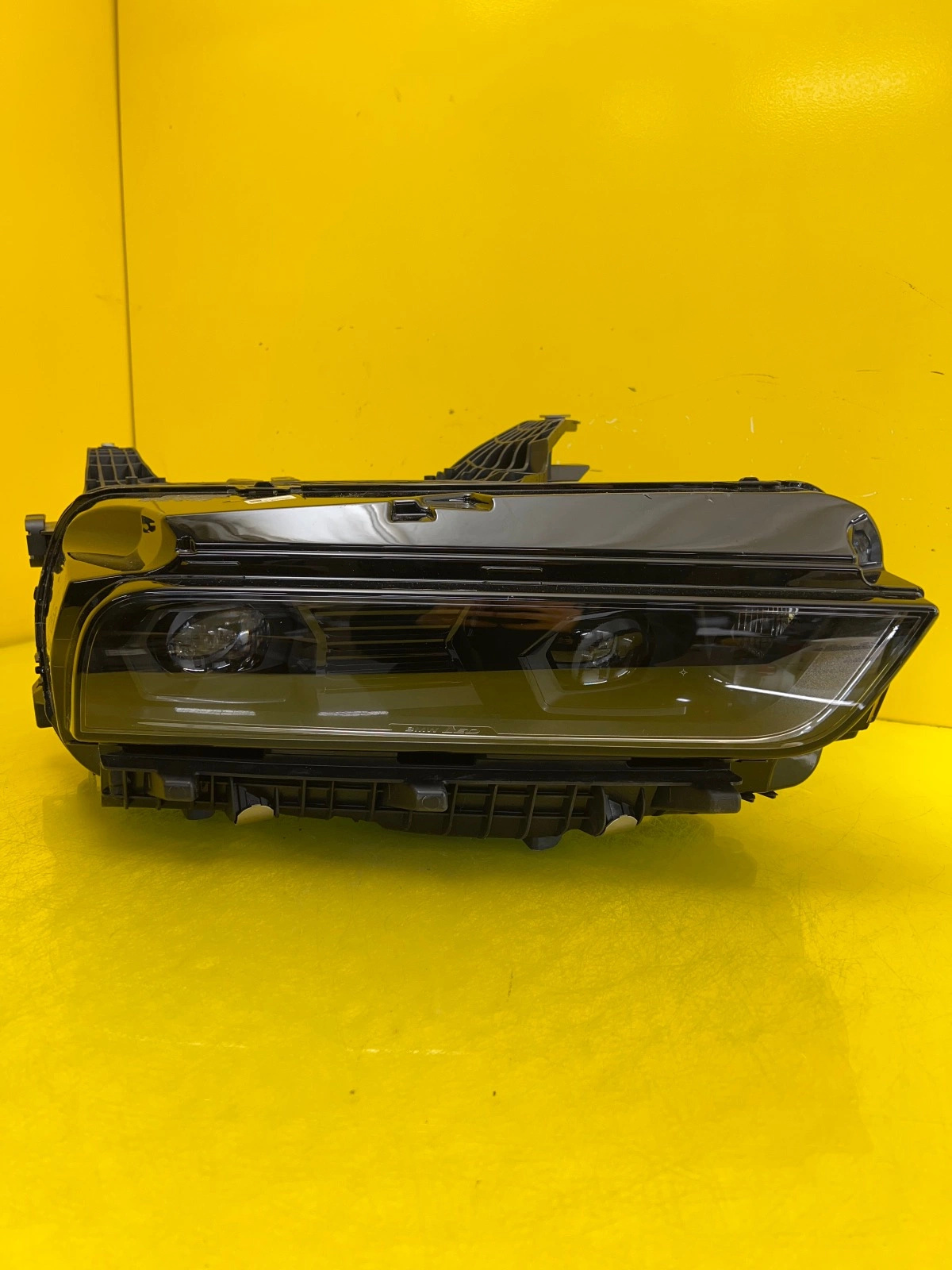 Reflektor Lampa Prawa Przednia BMW 7 G70 Full Led Crystal 5B33F02-01 Autolamps Reflektor Lampa Prawa Przednia BMW 7 G70 Full Led Crystal 5B33F02-01