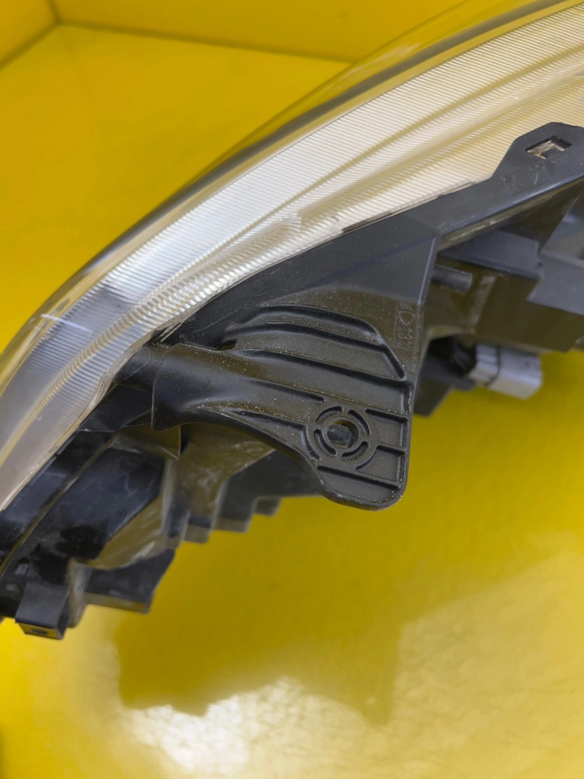 Reflektor Lampa Prawa Przednia Suzuki SX4 S-Cross Xenon Led 100-17735 13-16 Autolamps 5 Reflektor Lampa Prawa Przednia Suzuki SX4 S-Cross Xenon Led 100-17735 13-16