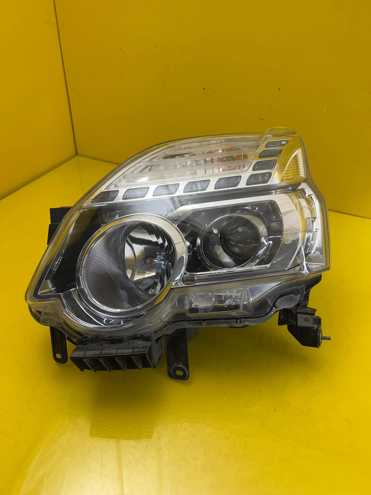 Reflektor Lampa Lewa Przód Nissan X-Trail T31 Lift Soczewka Autolamps Reflektor Lampa Lewa Przód Nissan X-Trail T31 Lift Soczewka