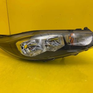 Reflektor Lampa Prawa Ford Fiesta MK7 13- Lift C1BB-13W029-AF Autolamps Reflektor Lampa Prawa Ford Fiesta MK7 13- Lift C1BB-13W029-AF