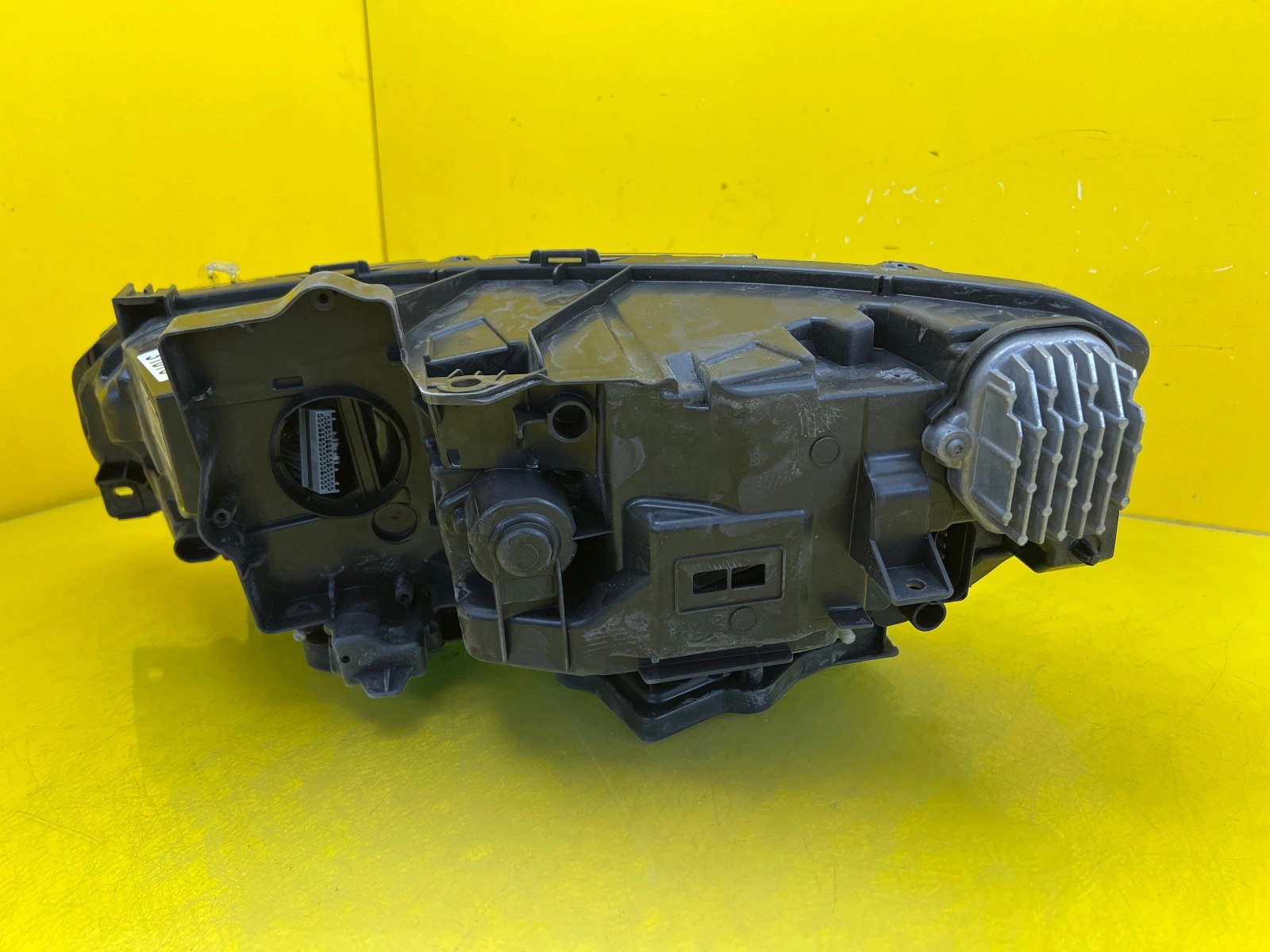 Reflektor Lampa Prawa Volvo S90 V90 16- Mid Led 31386171 Autolamps 3 Reflektor Lampa Prawa Volvo S90 V90 16- Mid Led 31386171