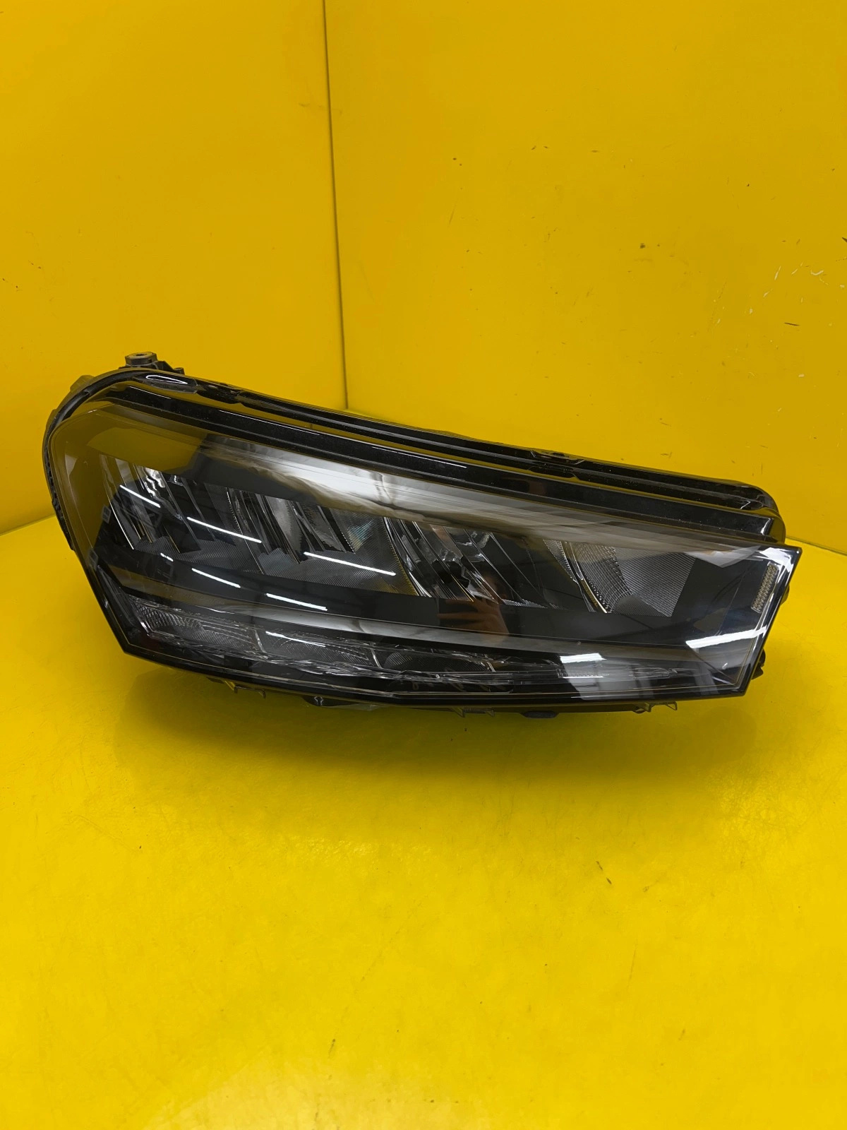 Reflektor Lampa Prawa Skoda Fabia 4 IV Full Led 6VB941016 Autolamps Reflektor Lampa Prawa Skoda Fabia 4 IV Full Led 6VB941016