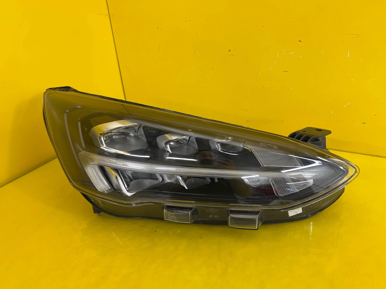 Reflektor Lampa Prawa Ford Focus MK4 Full Led MX7B-13E014-GC Autolamps Reflektor Lampa Prawa Ford Focus MK4 Full Led MX7B-13E014-GC