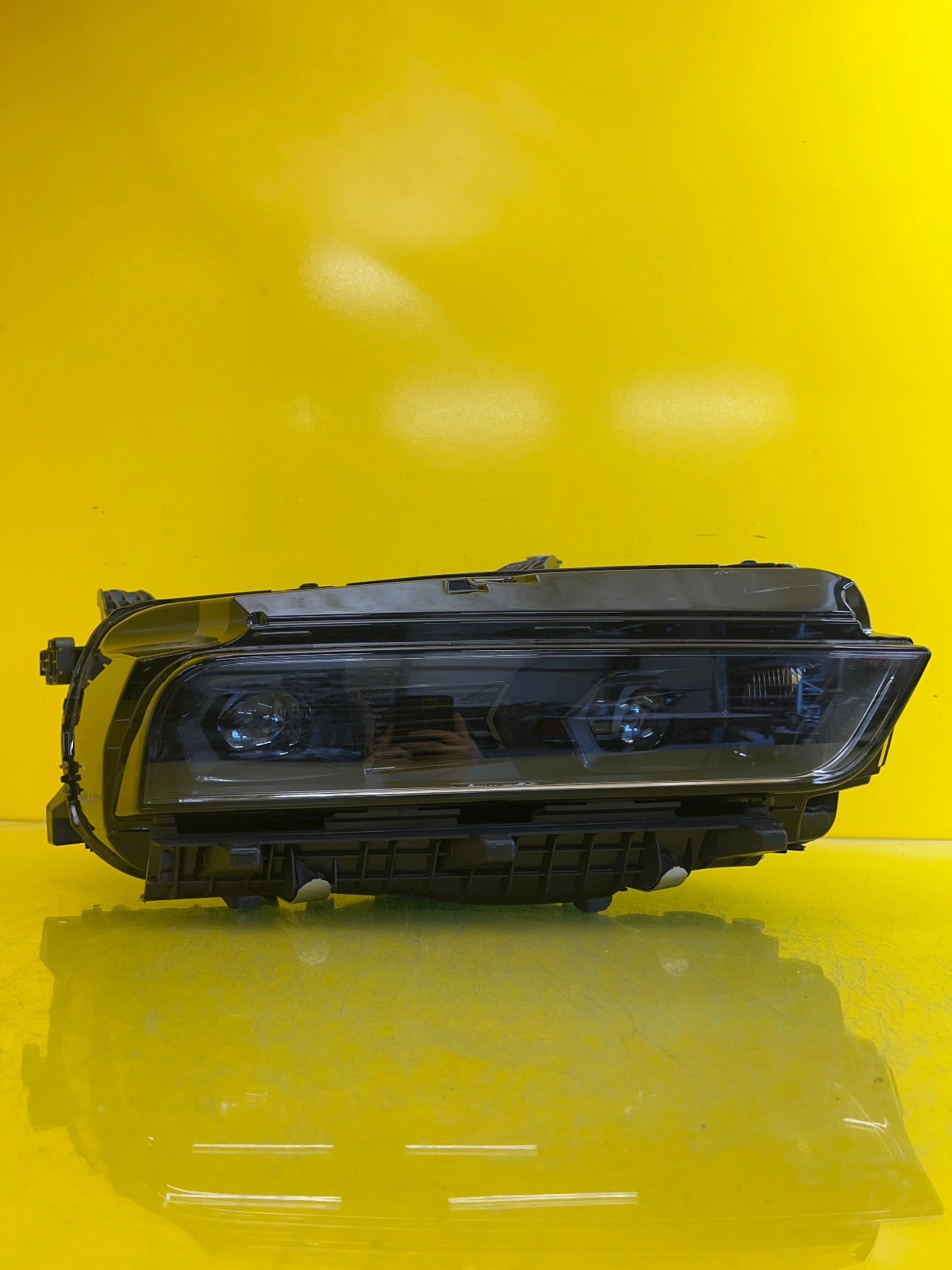 Reflektor Lampa Prawa BMW 7 G70 Led 5A63726-02 2022- Autolamps Reflektor Lampa Prawa BMW 7 G70 Led 5A63726-02 2022-