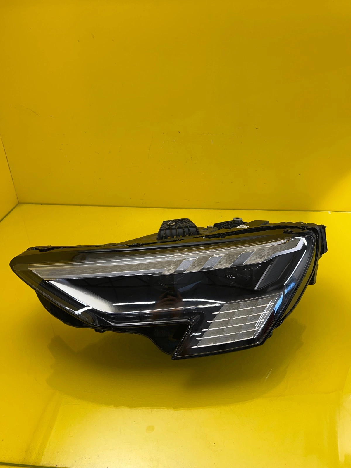 Reflektor Lampa Lewa Audi A3 8Y Matrix Full Led 8Y0941035 Autolamps Reflektor Lampa Lewa Audi A3 8Y Matrix Full Led 8Y0941035