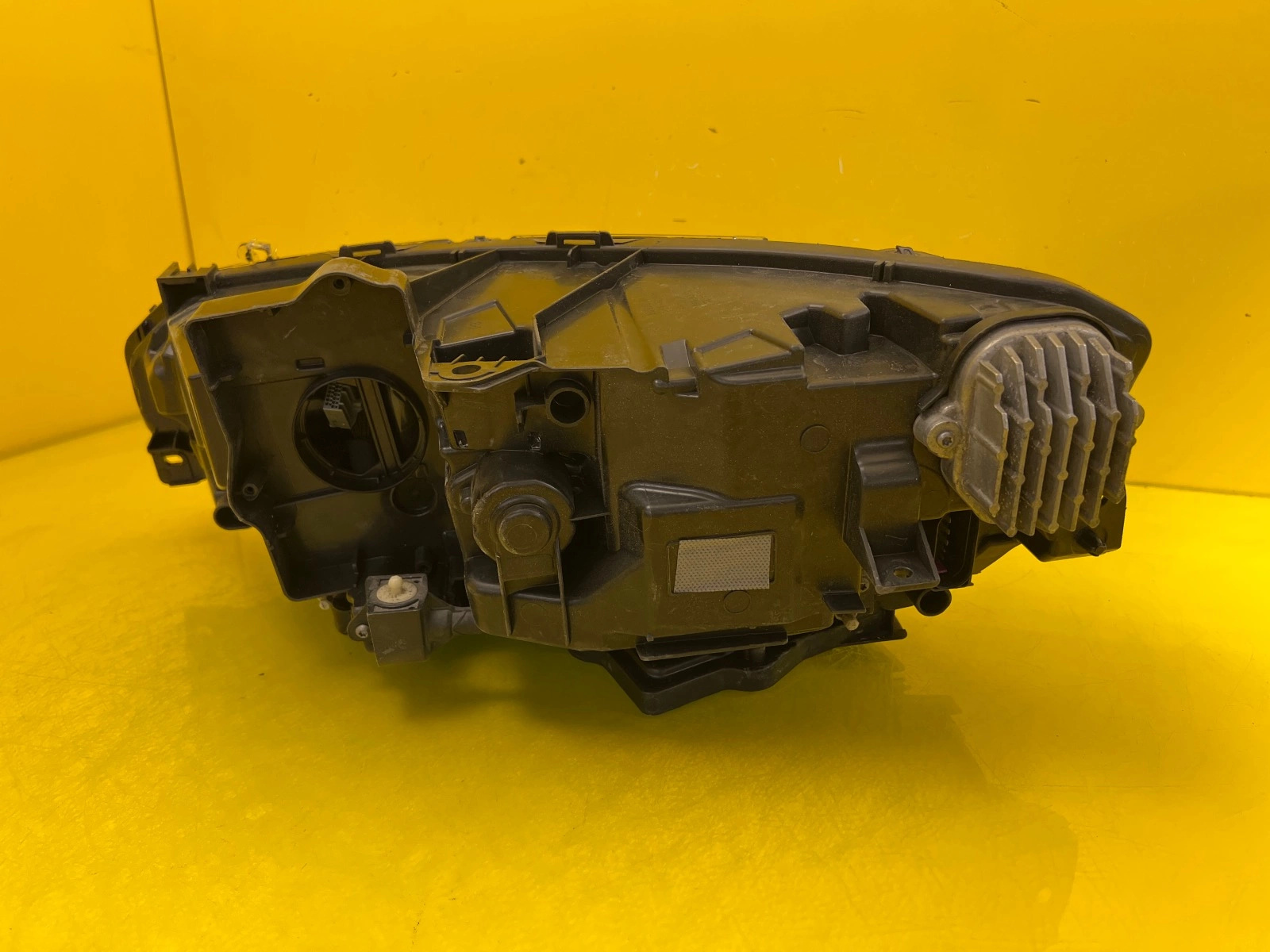 Reflektor Lampa Prawa Volvo S90 V90 16- Mid Led 31386171 Autolamps 4 Reflektor Lampa Prawa Volvo S90 V90 16- Mid Led 31386171