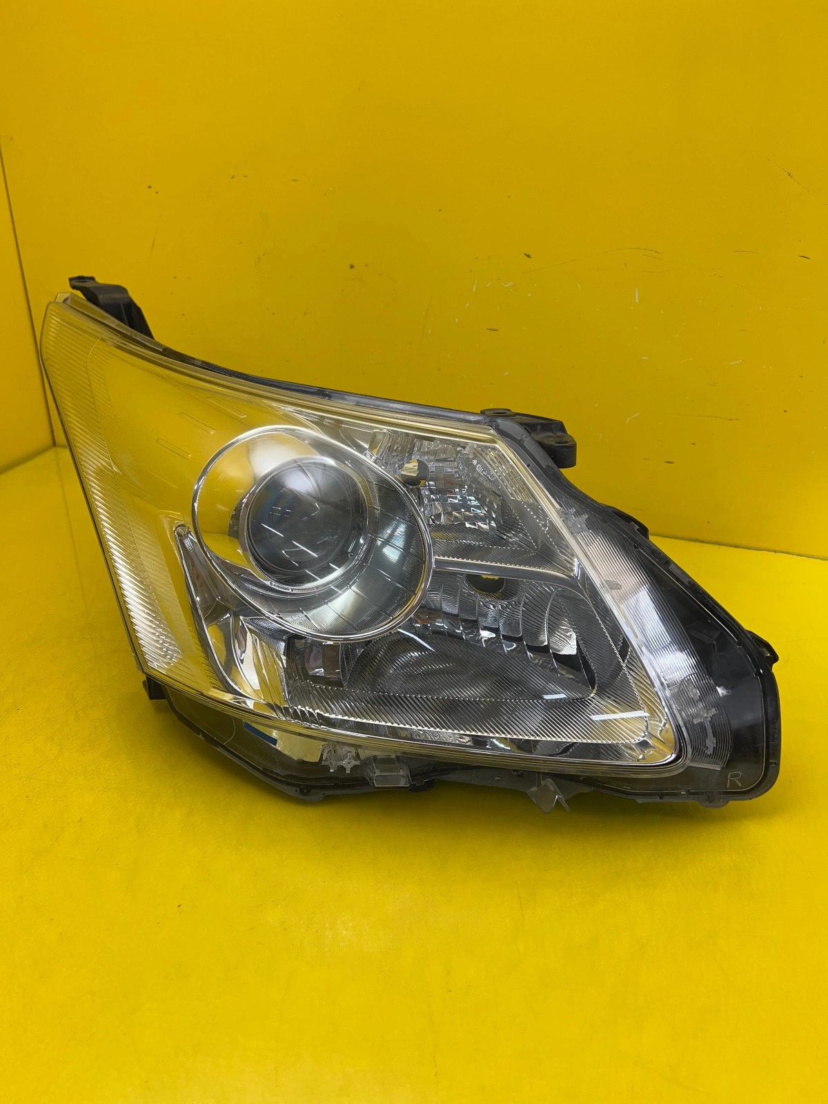 Reflektor Lampa Prawa Przednia Toyota Avensis T27 2009-2012 Zwykła Autolamps Reflektor Lampa Prawa Przednia Toyota Avensis T27 2009-2012 Zwykła