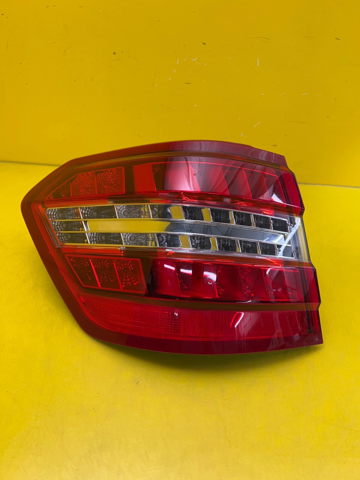 Lampa Lewa Tył Mercedes E-Klasa W212 Led Sedan Autolamps Lampa Lewa Tył Mercedes E-Klasa W212 Led Sedan