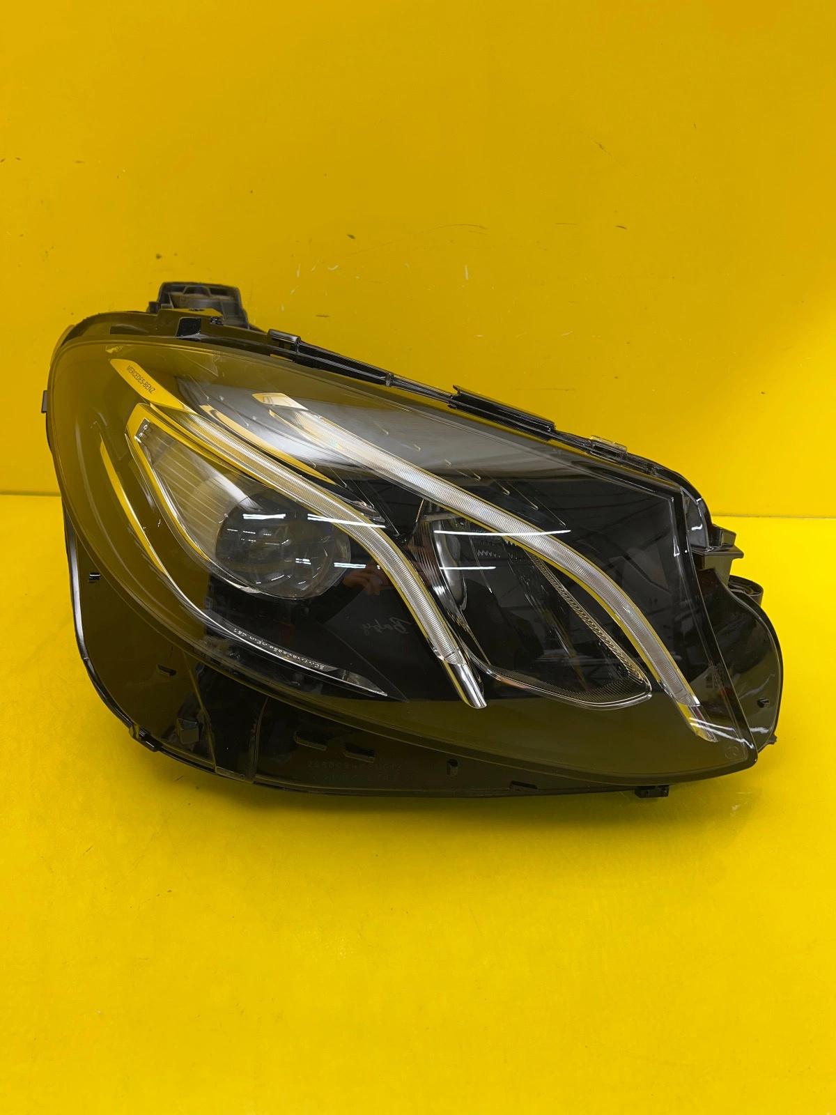 Reflektor Lampa Prawa Mercedes E-Klasa W213 Led High Performance A2139067806 Autolamps Reflektor Lampa Prawa Mercedes E-Klasa W213 Led High Performance A2139067806