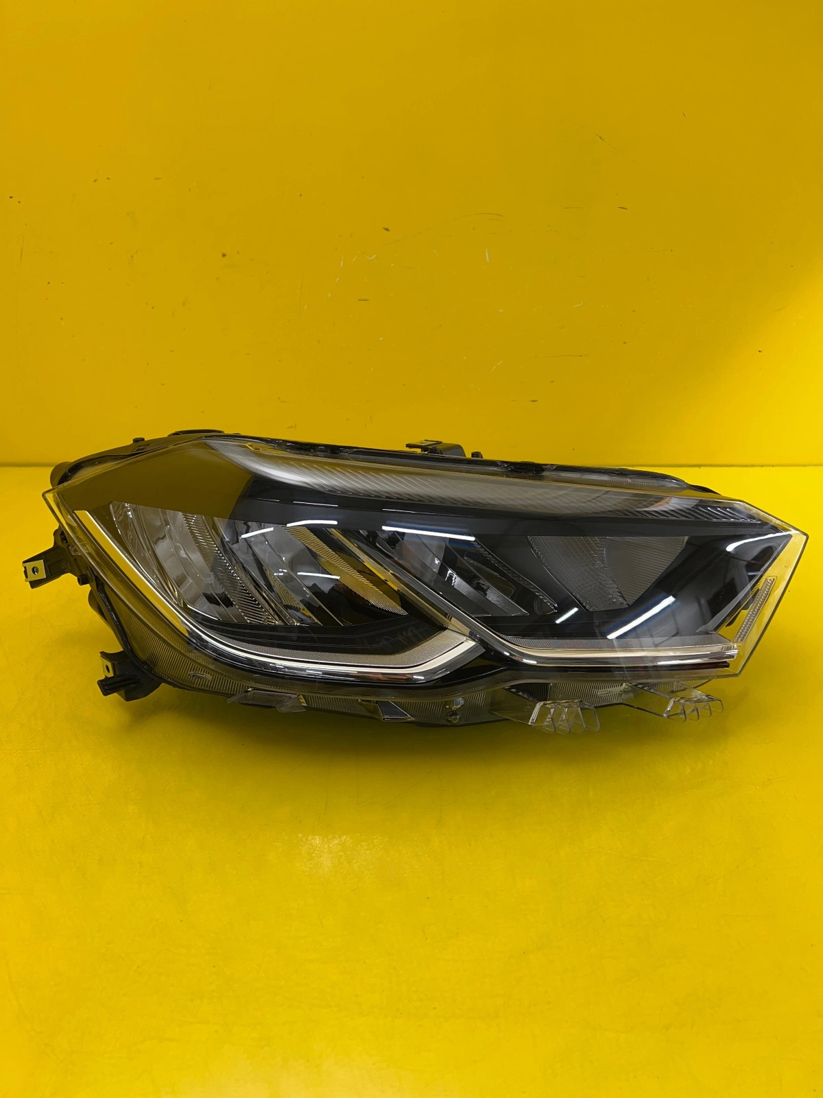 Reflektor Lampa Prawa VW Polo VI 2G1 17- Zwykła 2G1941006D Autolamps Reflektor Lampa Prawa VW Polo VI 2G1 17- Zwykła 2G1941006D