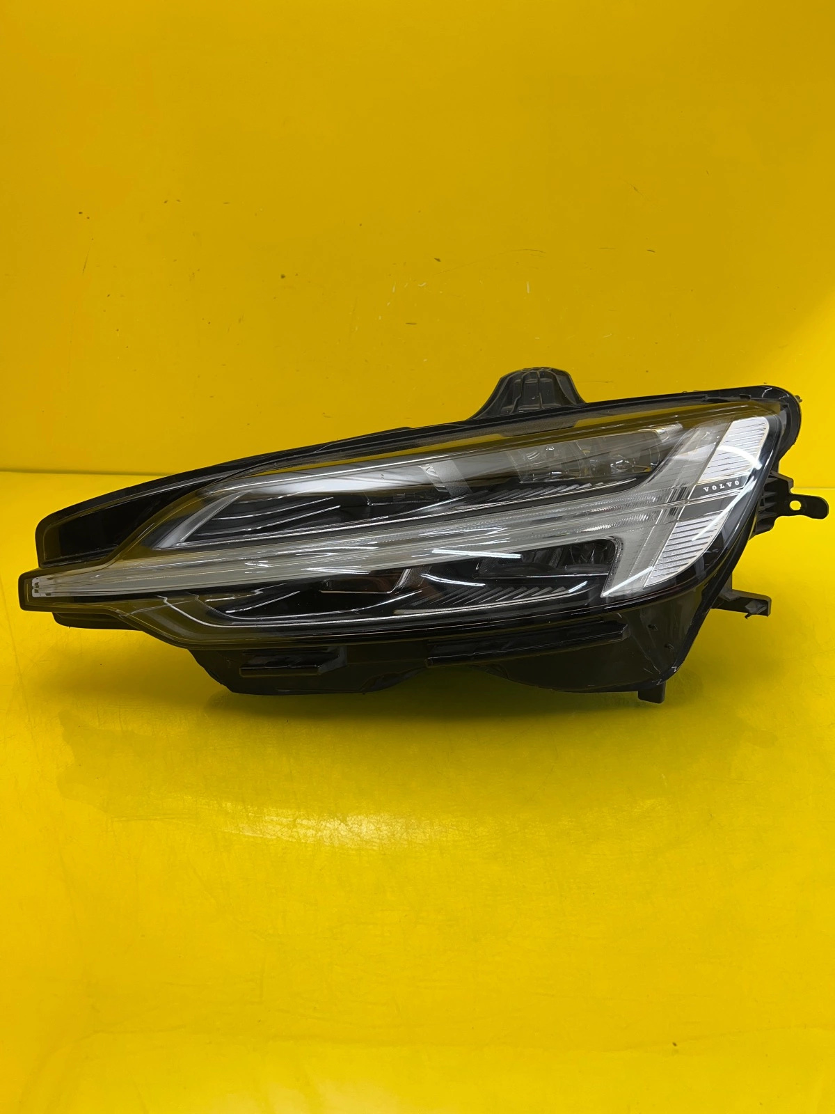 Reflektor Lampa Lewa Volvo S60 V60 Mid Led 32228815 Autolamps Reflektor Lampa Lewa Volvo S60 V60 Mid Led 32228815