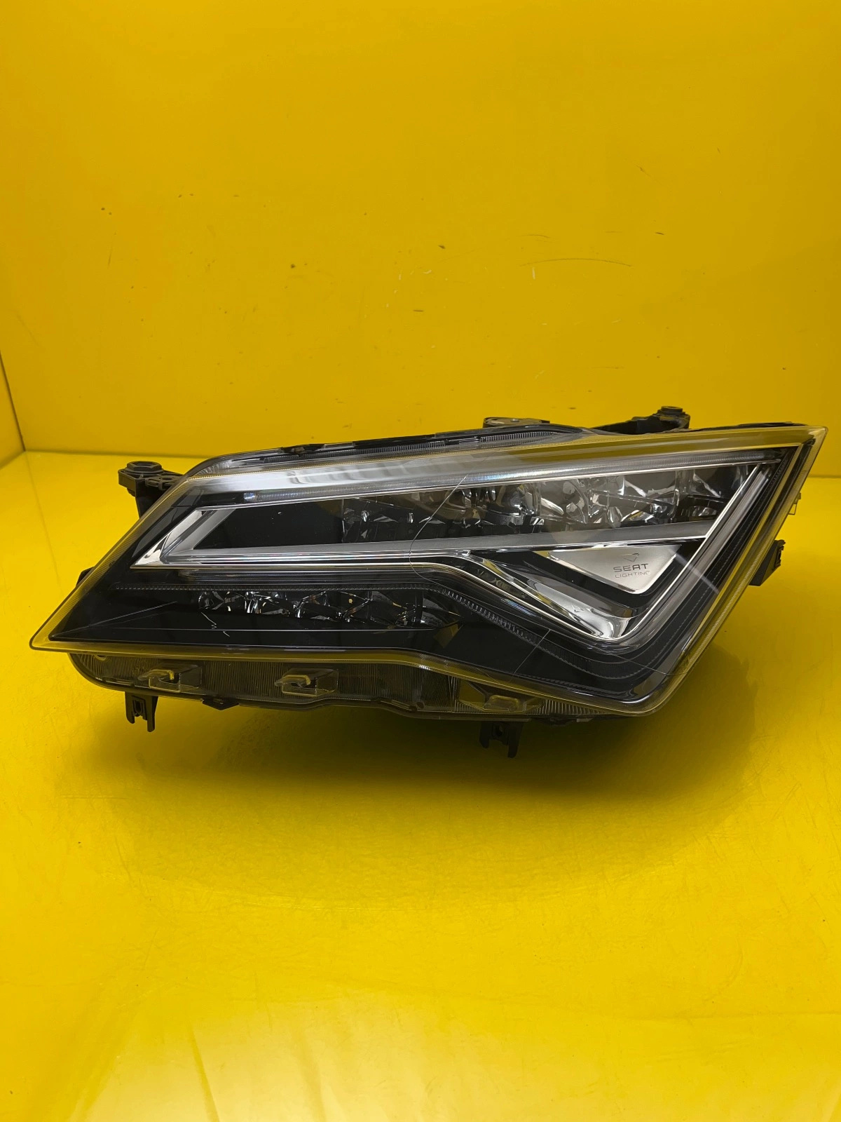 Reflektor Lampa Lewa Seat Ateca 576 Full Led 576941007D Autolamps Reflektor Lampa Lewa Seat Ateca 576 Full Led 576941007D