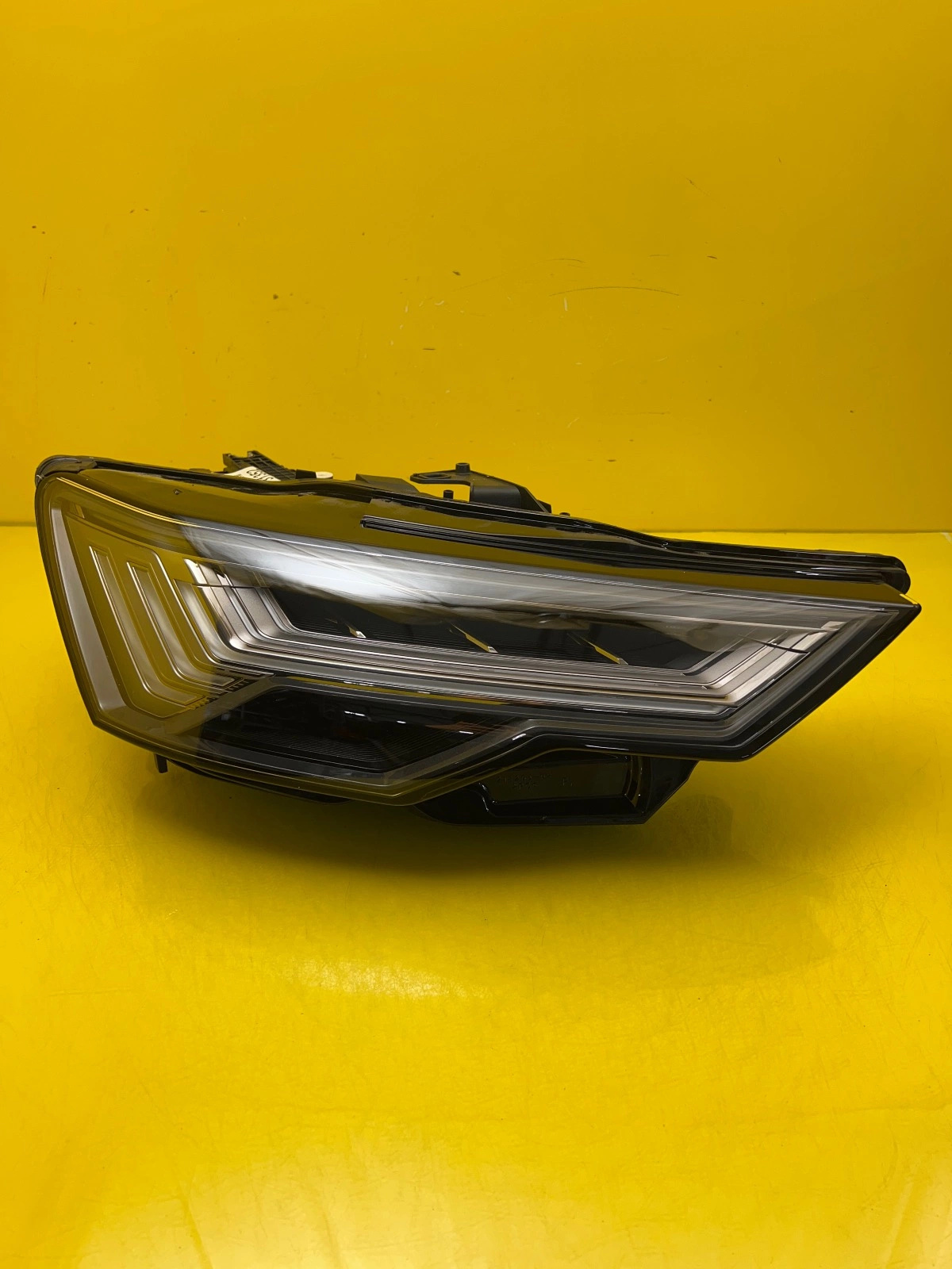 Reflektor Lampa Prawa Audi A6 4K C8 Full Led Matrix 4K0941036 Autolamps Reflektor Lampa Prawa Audi A6 4K C8 Full Led Matrix 4K0941036