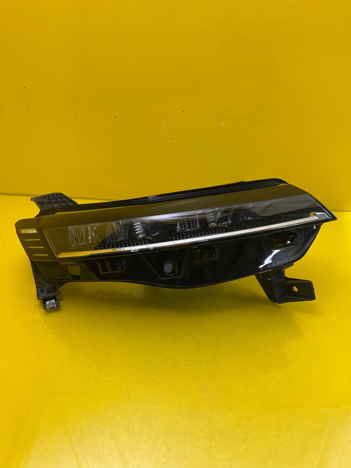 Reflektor Lampa Prawa Renault Megane V E-Tech EV Full Led 260104574R Autolamps Reflektor Lampa Prawa Renault Megane V E-Tech EV Full Led 260104574R