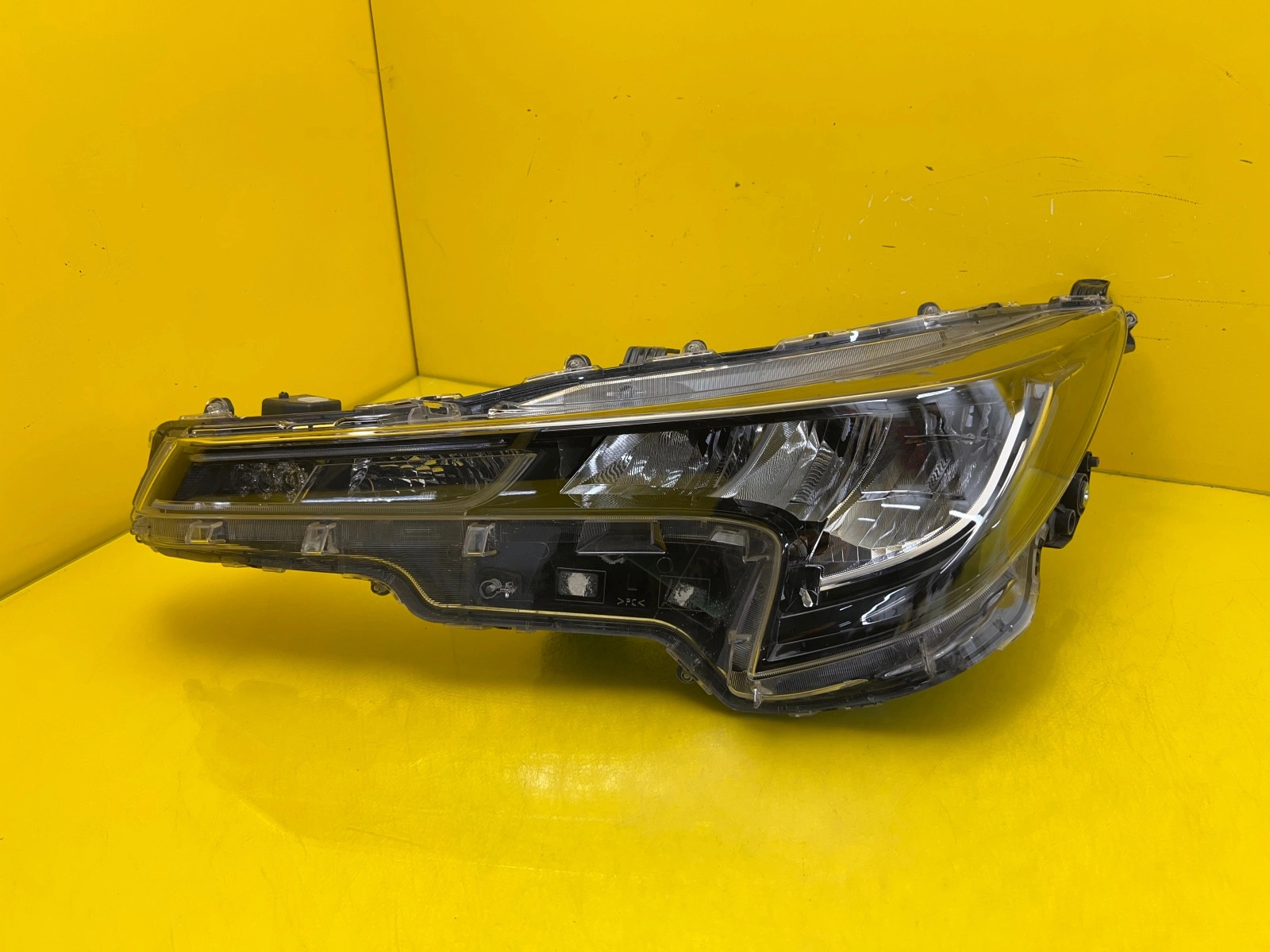 Reflektor Lampa Lewa Przód Toyota Corolla E21 Full Led 81150-02860 Autolamps Reflektor Lampa Lewa Przód Toyota Corolla E21 Full Led 81150-02860