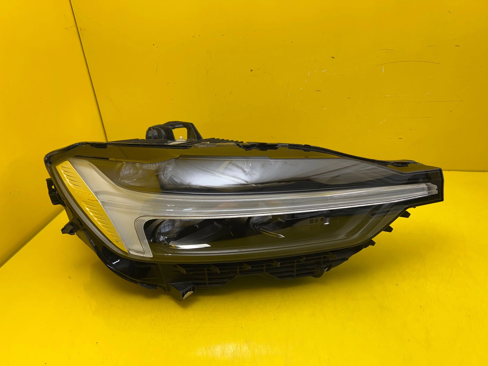 Reflektor Lampa Prawa Volvo XC60 II Lift 17- Full Led 32404706 Autolamps Reflektor Lampa Prawa Volvo XC60 II Lift 17- Full Led 32404706