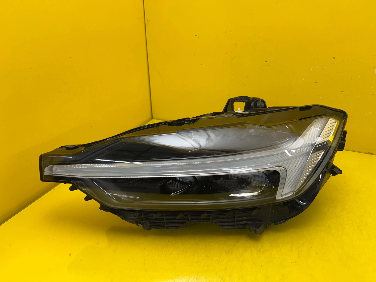 Reflektor Lampa Lewa Volvo XC60 II Lift 20- Full Led 32404705 Autolamps Reflektor Lampa Lewa Volvo XC60 II Lift 20- Full Led 32404705