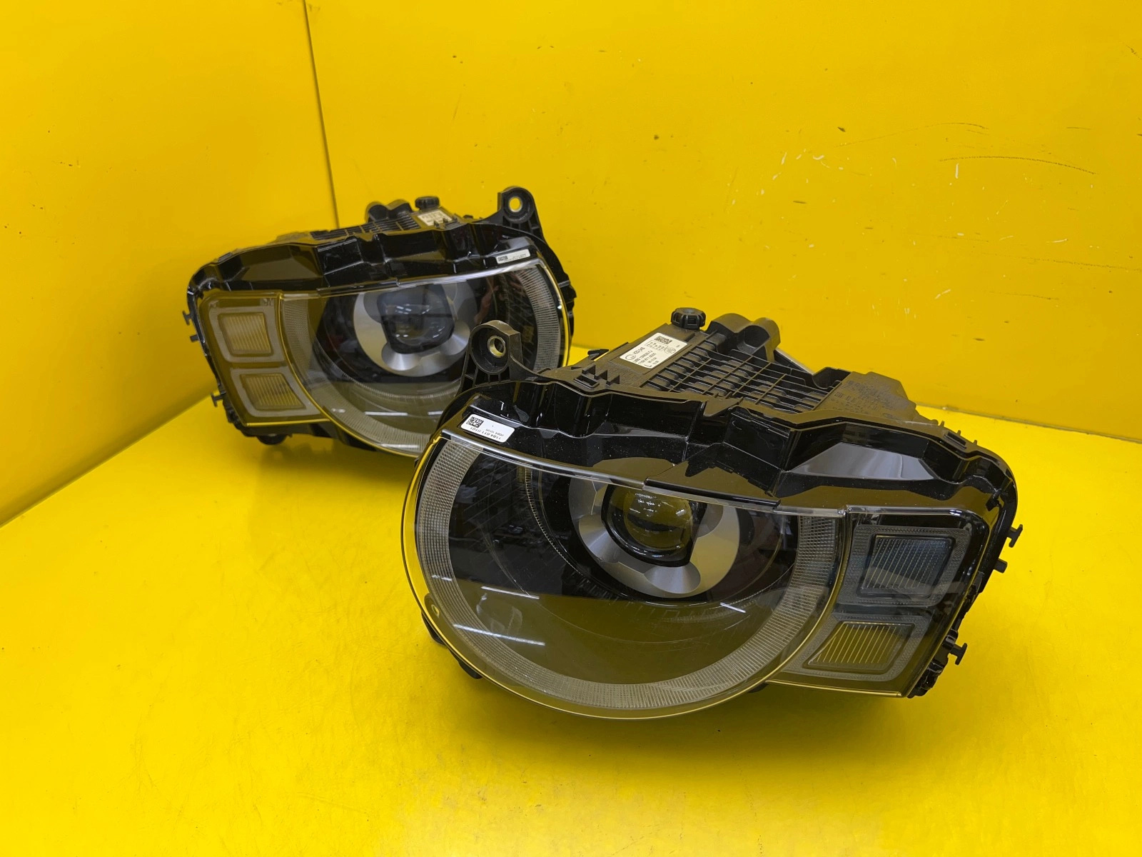 Reflektor Lampa Lewa Prawa Land Rover Defender 2 L663 20- Full Led L8B2-13W030-FJ L8B2-13W029-FJ Autolamps Reflektor Lampa Lewa Prawa Land Rover Defender 2 L663 20- Full Led L8B2-13W030-FJ L8B2-13W029-FJ