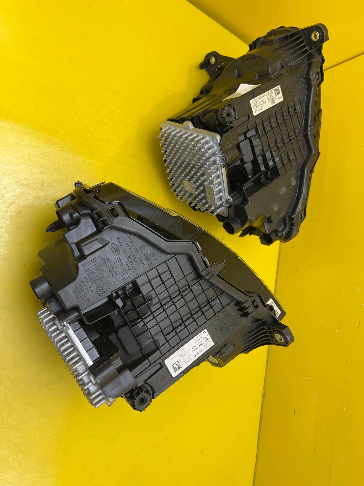 Reflektor Lampa Lewa Prawa Land Rover Defender 2 L663 20- Full Led L8B2-13W030-FJ L8B2-13W029-FJ Autolamps 5 Reflektor Lampa Lewa Prawa Land Rover Defender 2 L663 20- Full Led L8B2-13W030-FJ L8B2-13W029-FJ